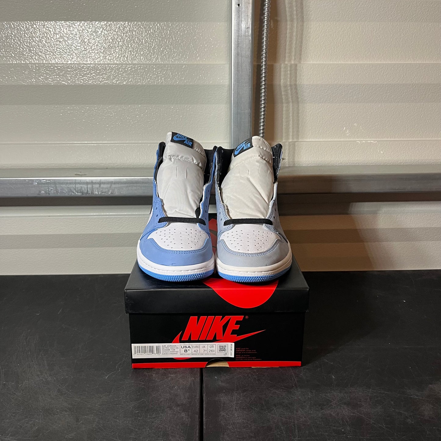Size 8.5 - AJ 1 University Blue