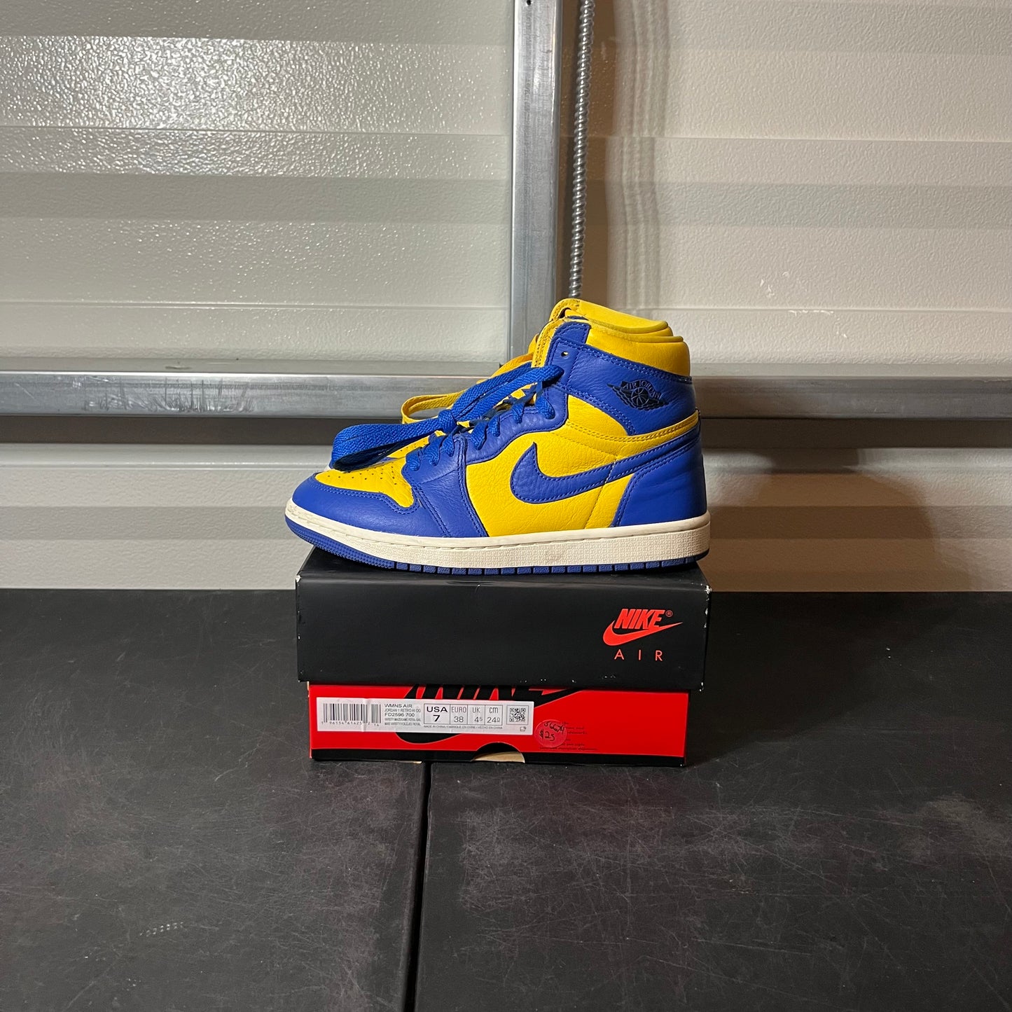 Size 7W - AJ 1 Laney