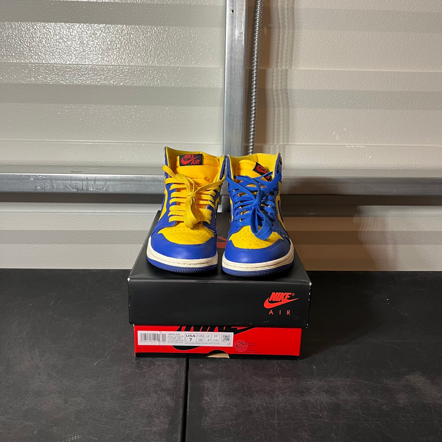 Size 7W - AJ 1 Laney