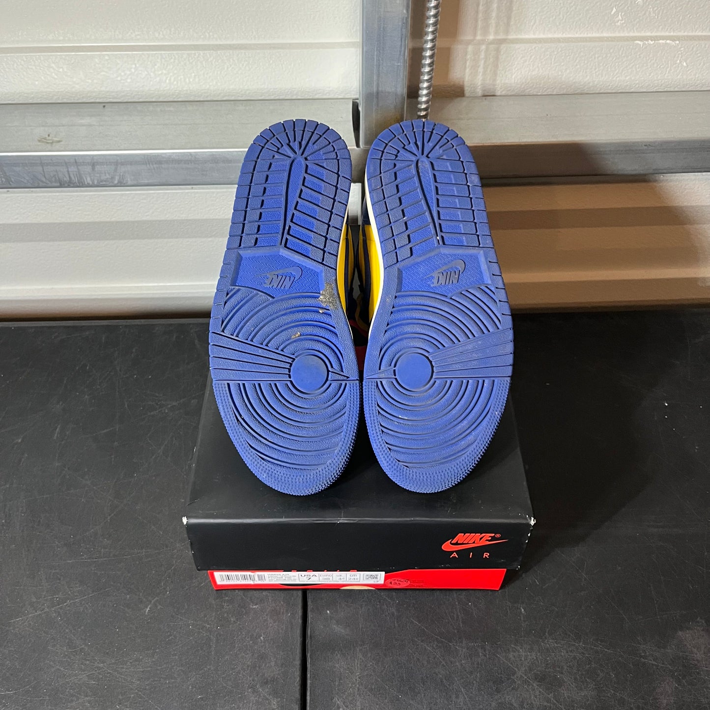 Size 7W - AJ 1 Laney