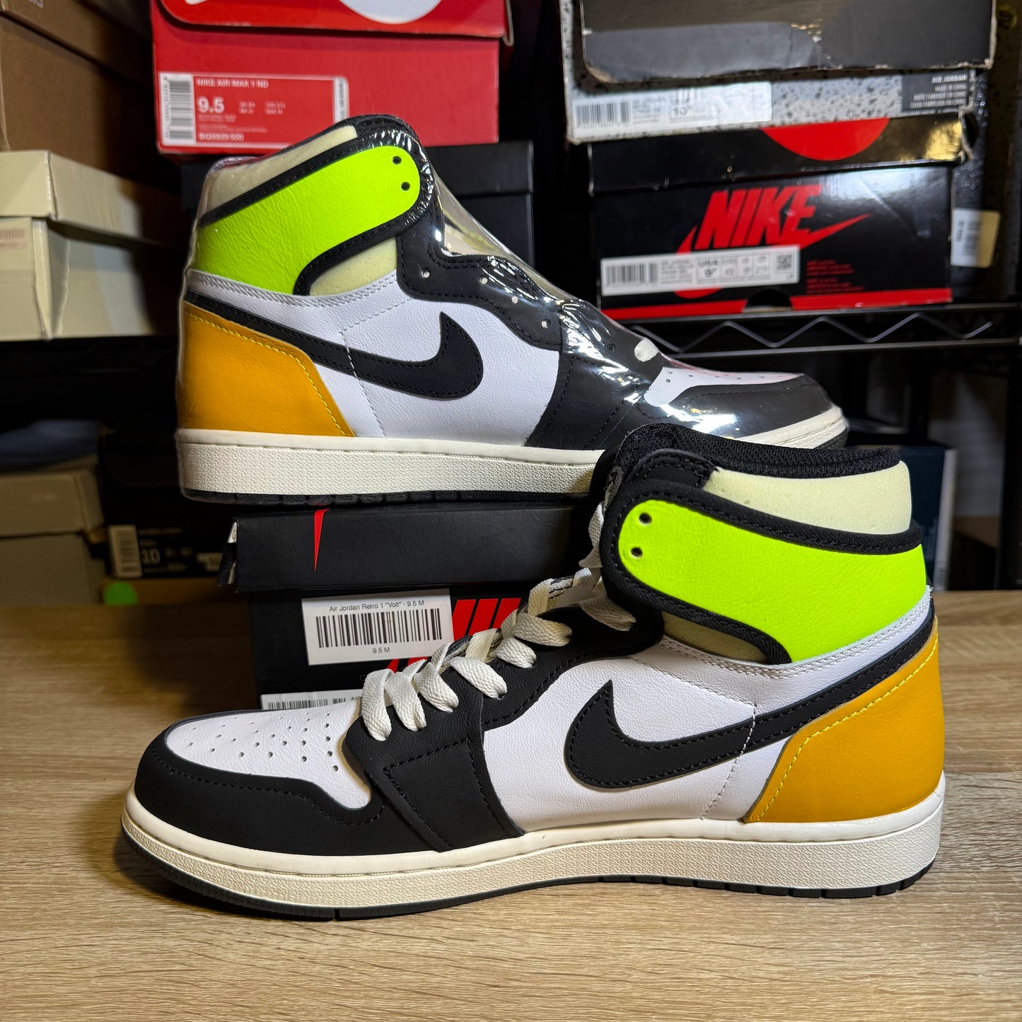 Size 9.5 - AJ 1 Volt Gold
