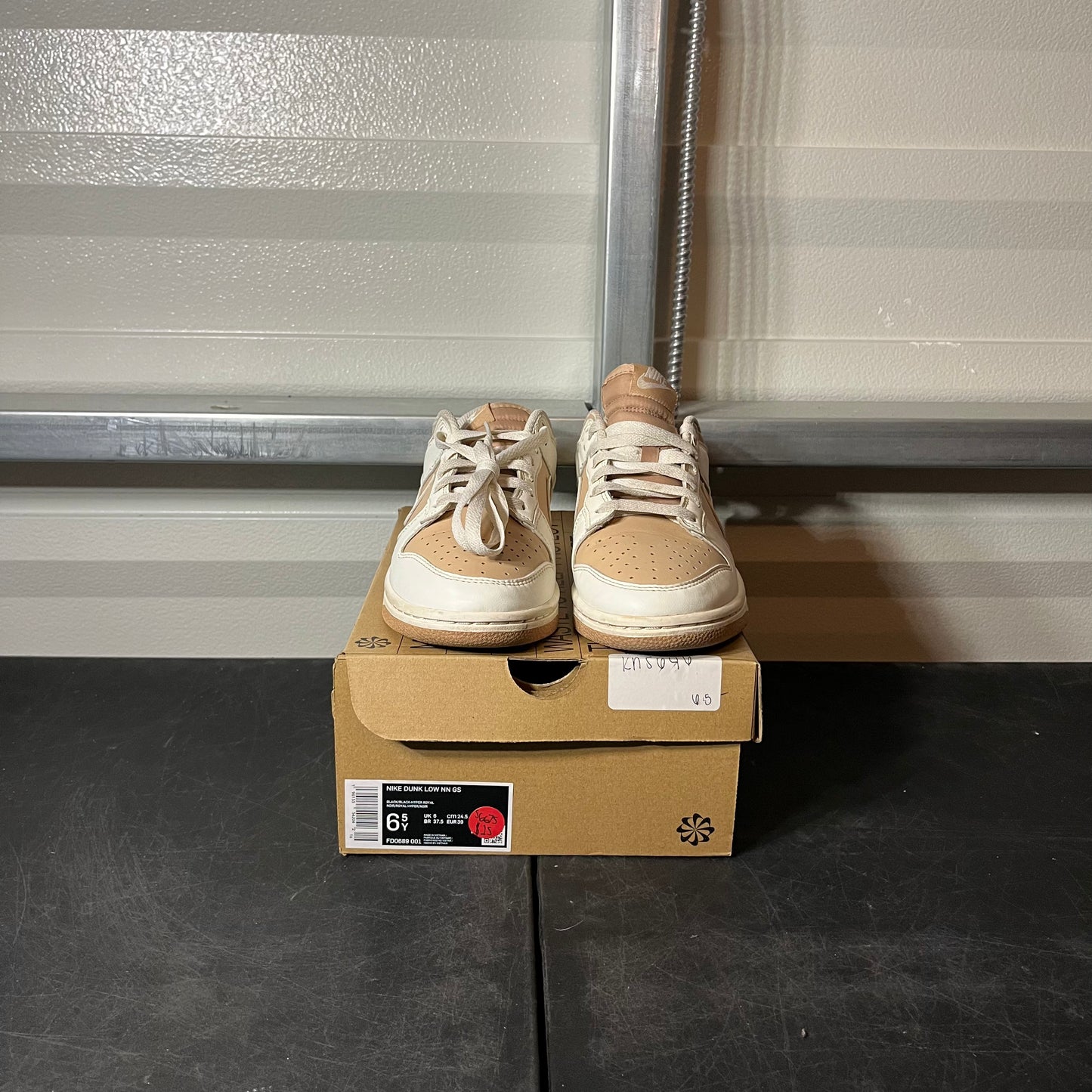 Size 6.5Y - Dunk Brown