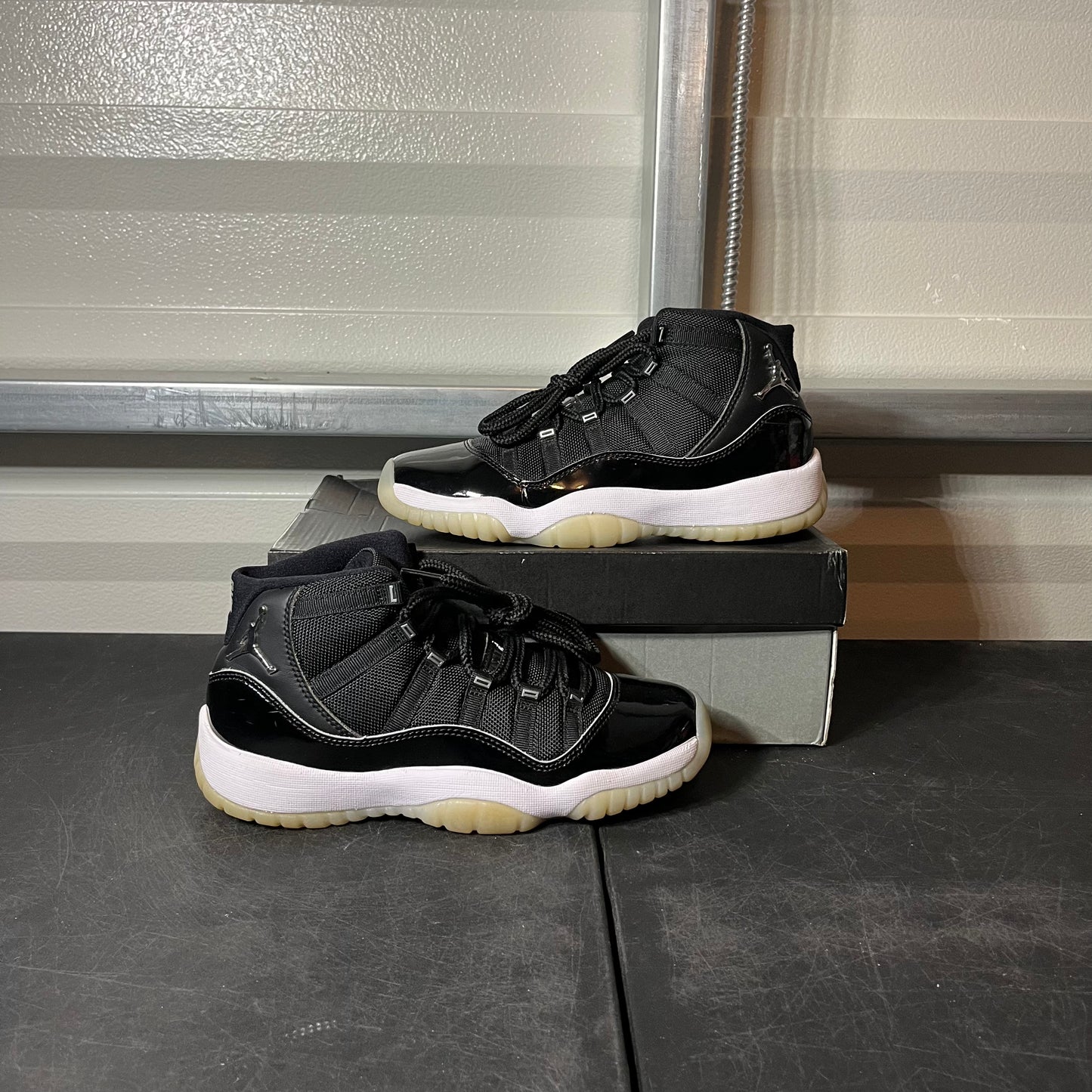 Size 6Y - AJ 11 Jubliee