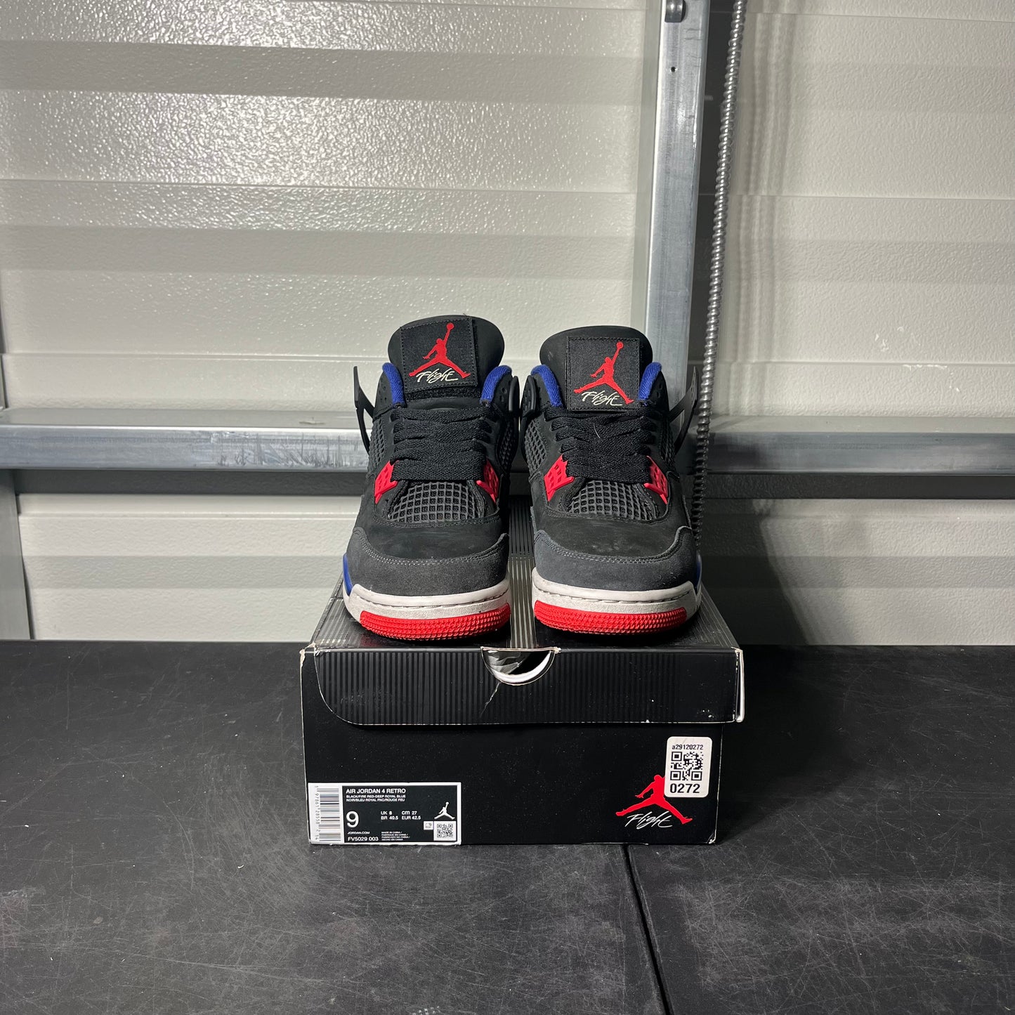 Size 9 - AJ 4 Rare Air