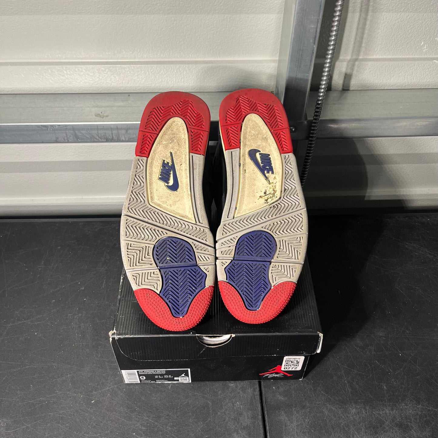 Size 9 - AJ 4 Rare Air