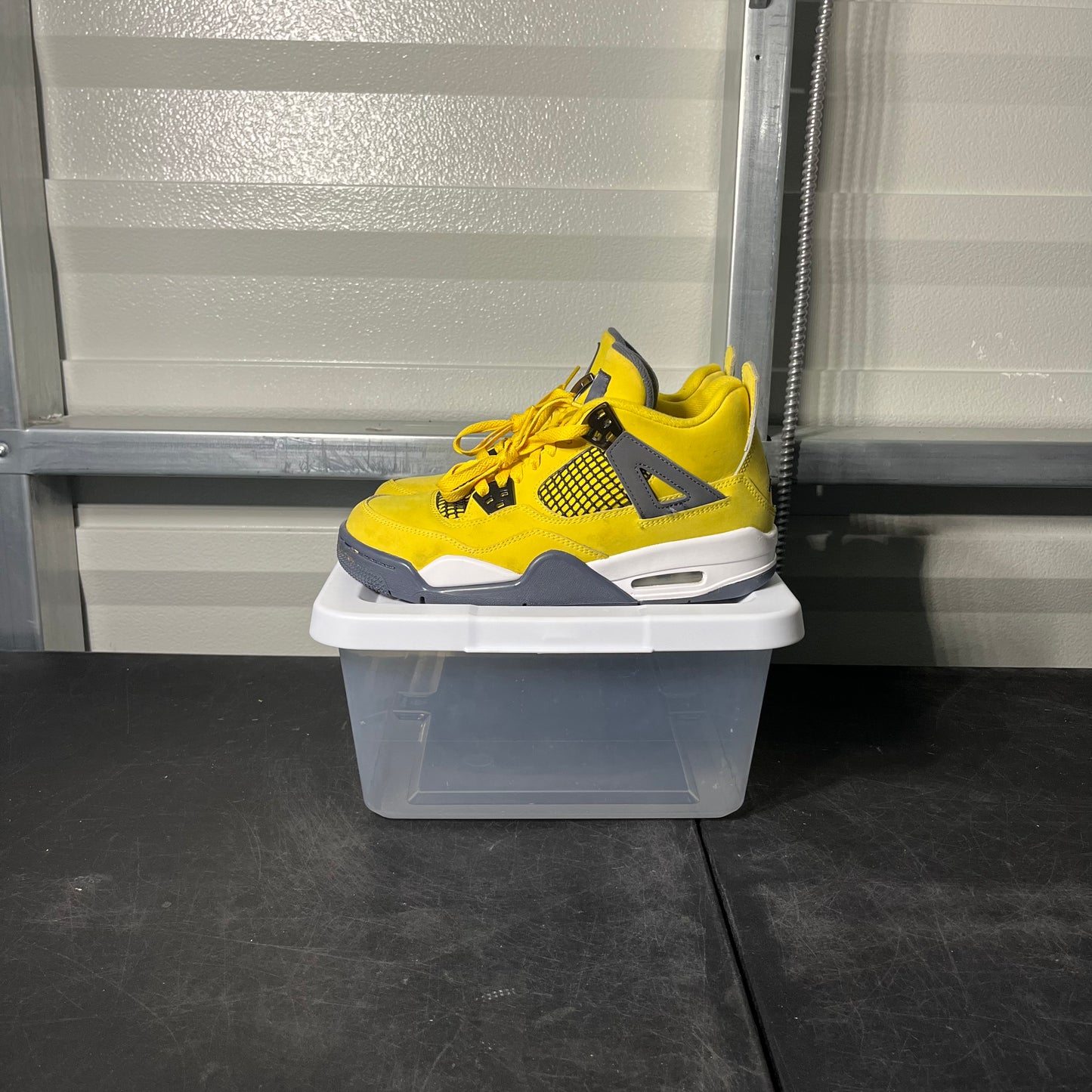 Size 6 - AJ 4 Lightning