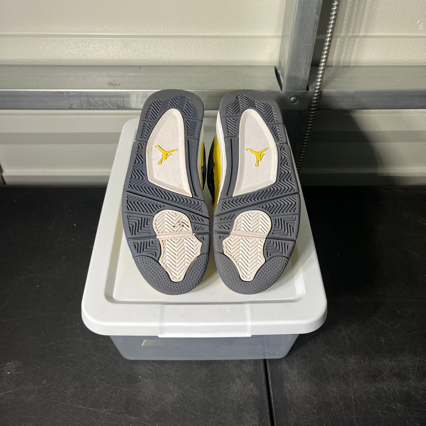 Size 6 - AJ 4 Lightning