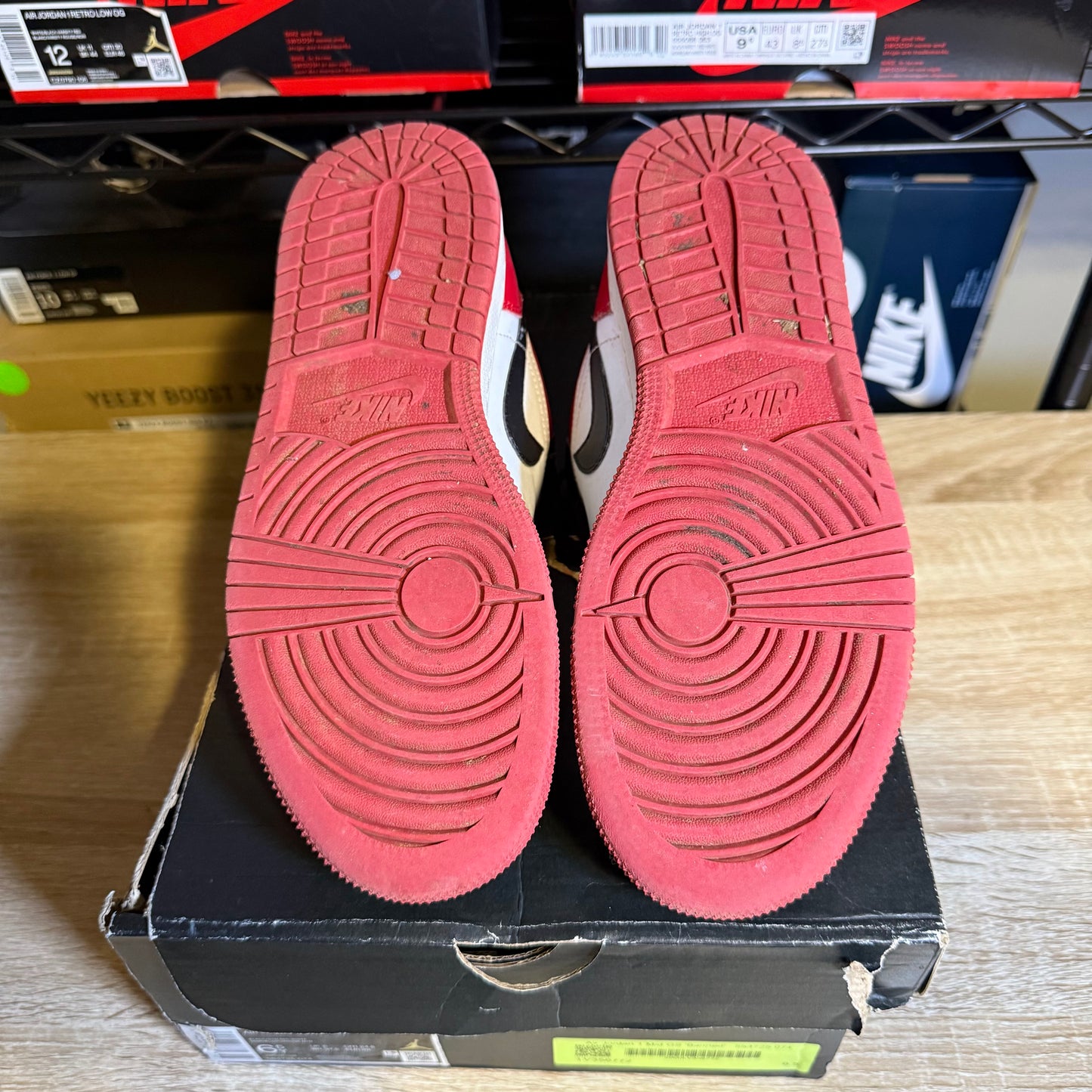 Size 6.5 Y - Jordan 1 Low Bred Toe