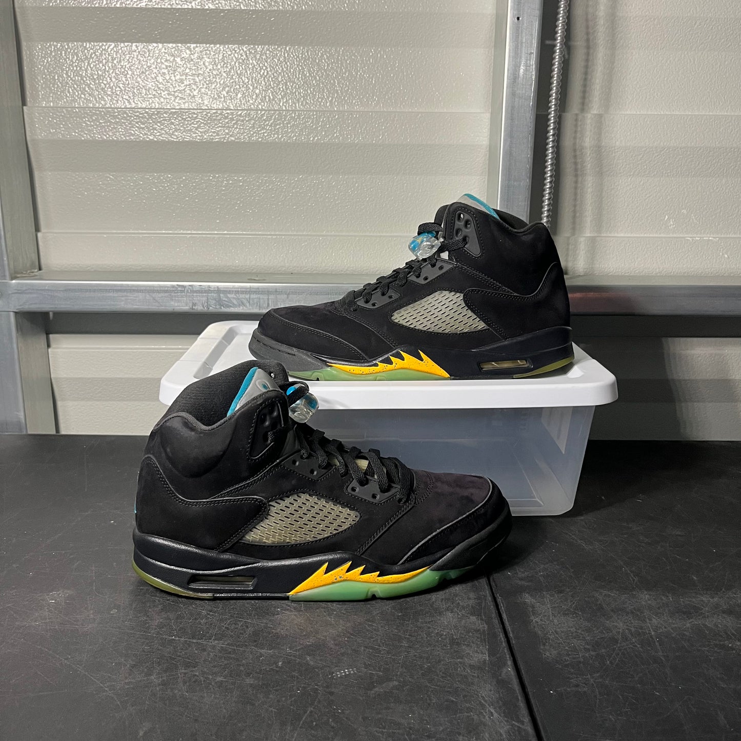 Size 11 - AJ 5 Retro Aqua