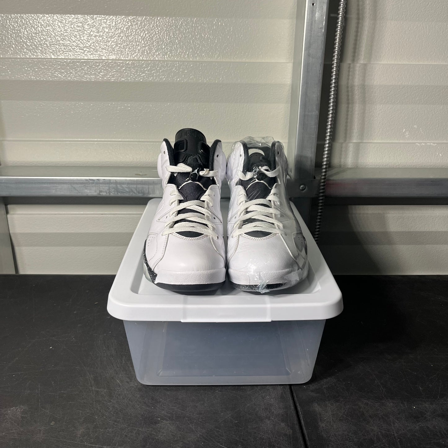 Size 9.5 - AJ 6 Oreo