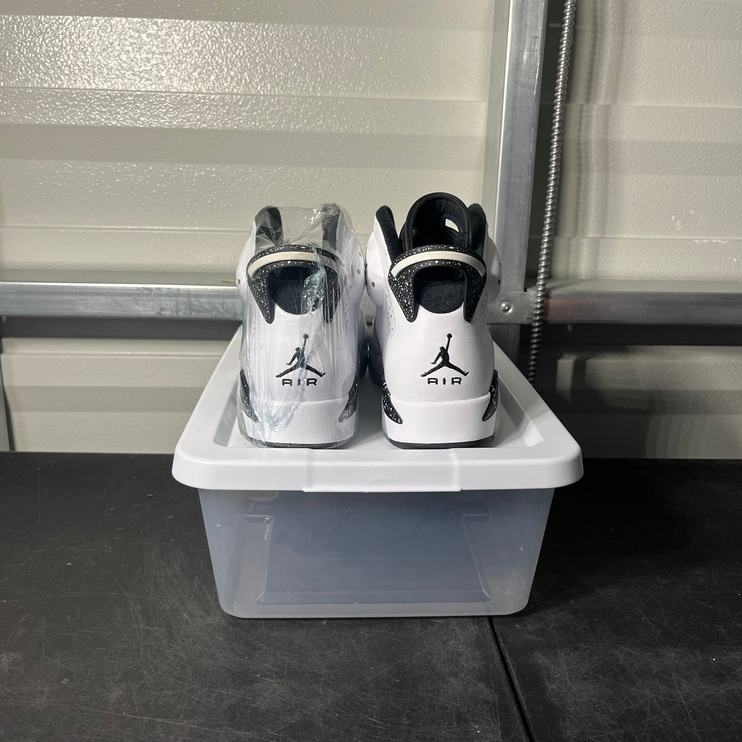 Size 9.5 - AJ 6 Oreo