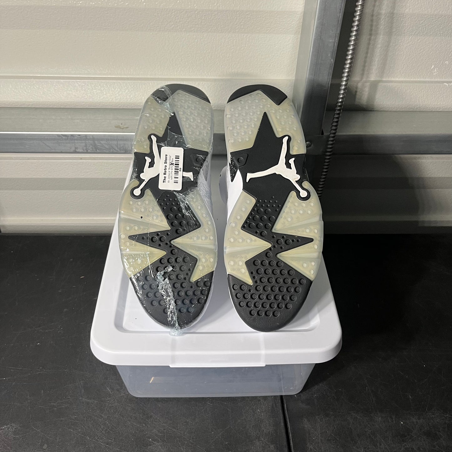 Size 9.5 - AJ 6 Oreo