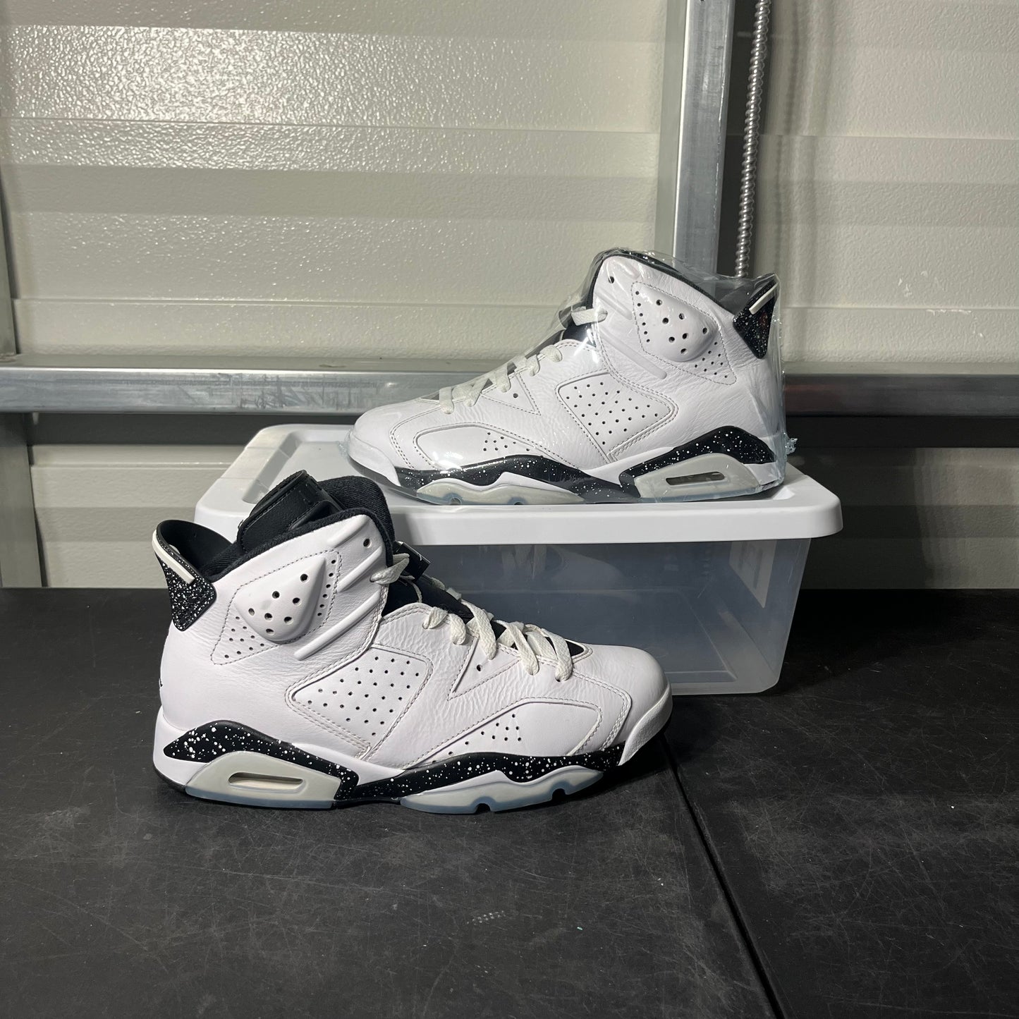 Size 9.5 - AJ 6 Oreo