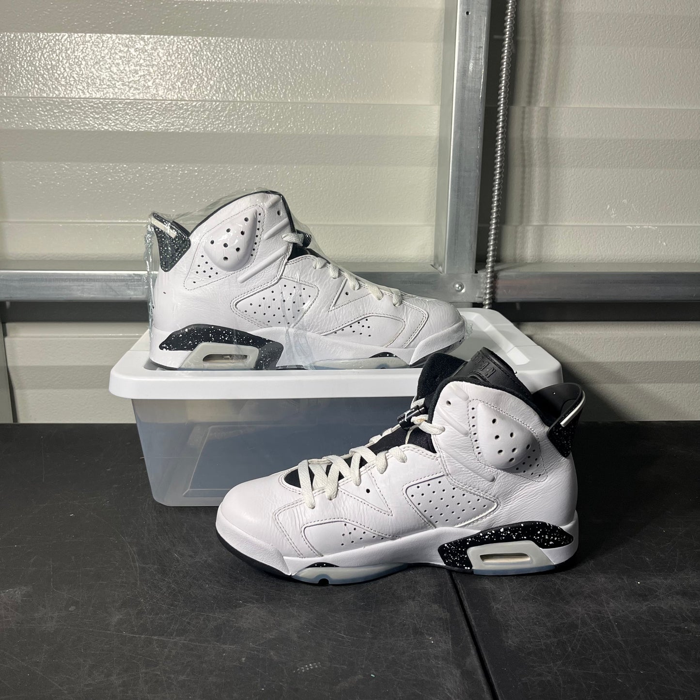 Size 9.5 - AJ 6 Oreo