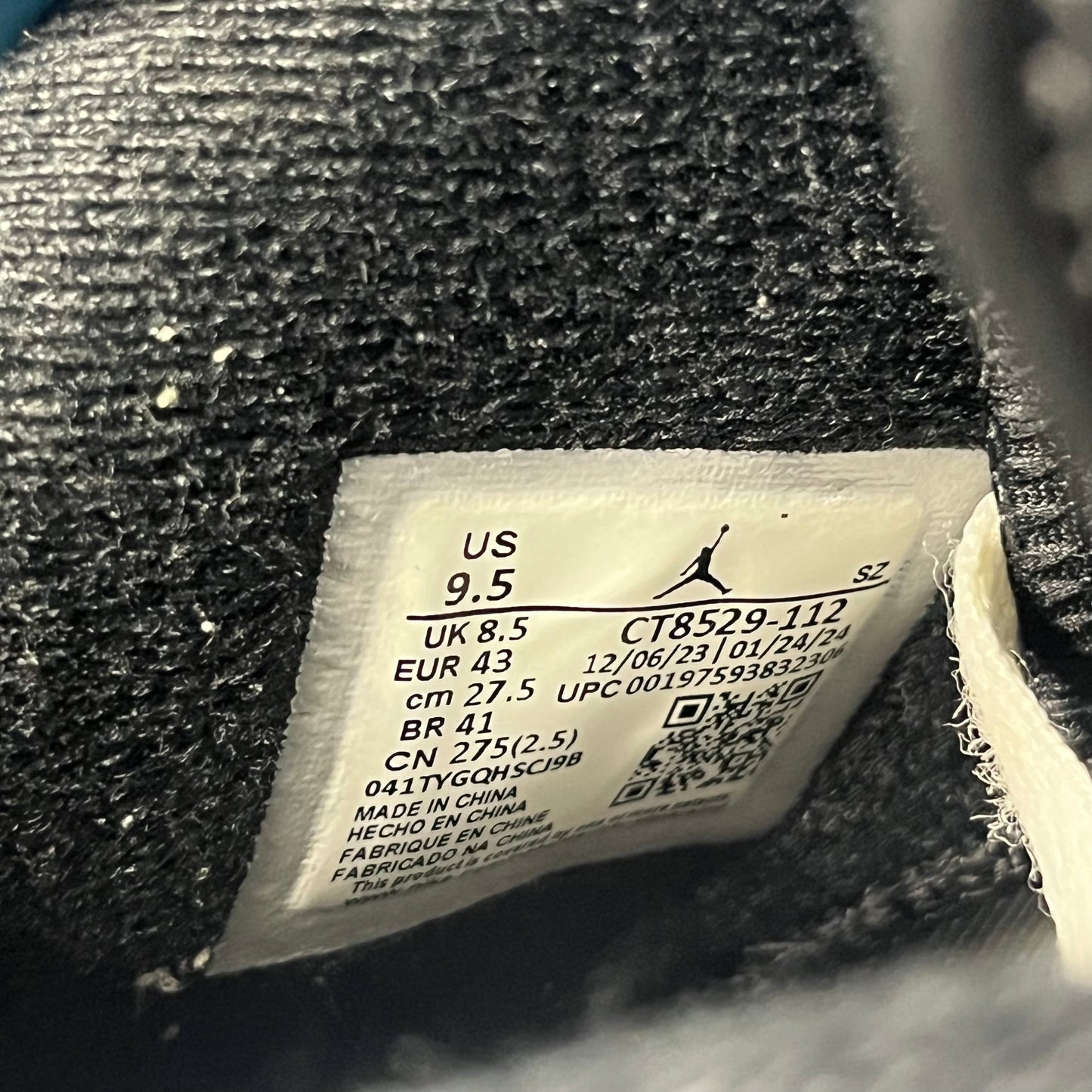 Size 9.5 - AJ 6 Oreo