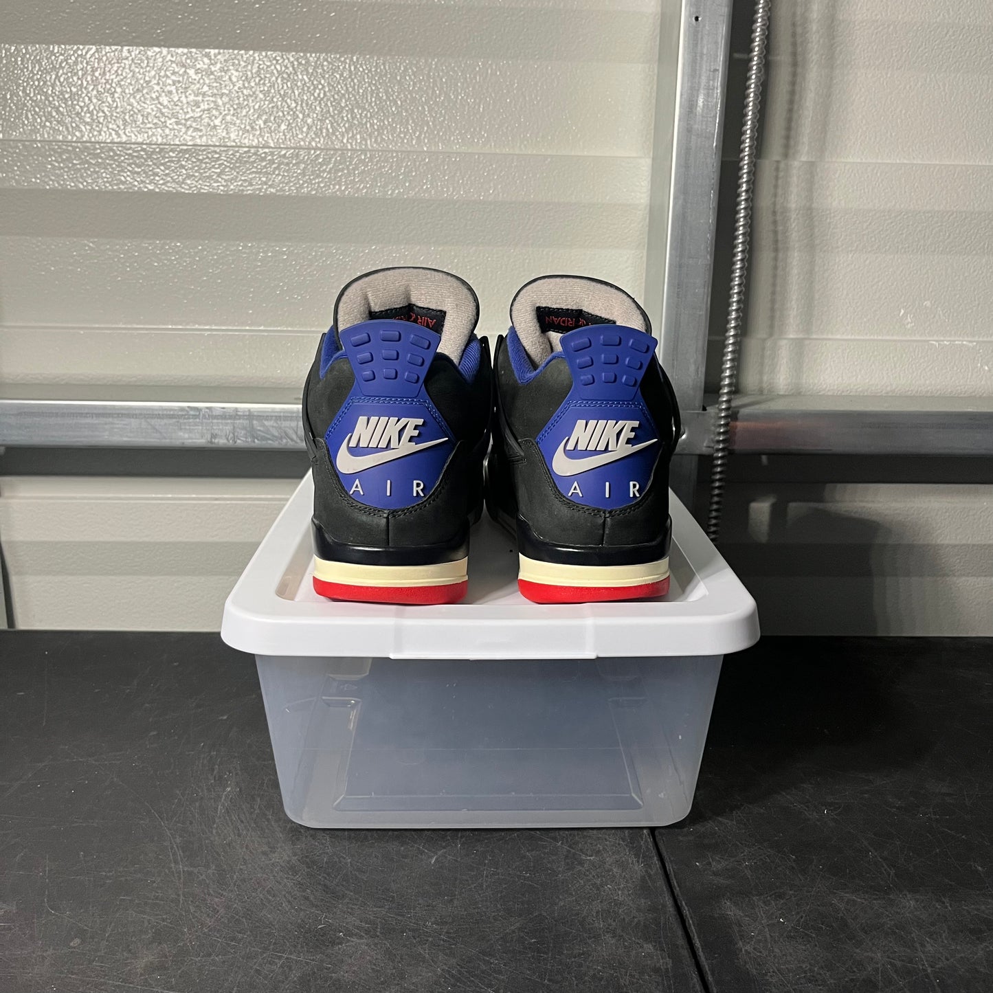 Size 9 - AJ 4 Rare Air