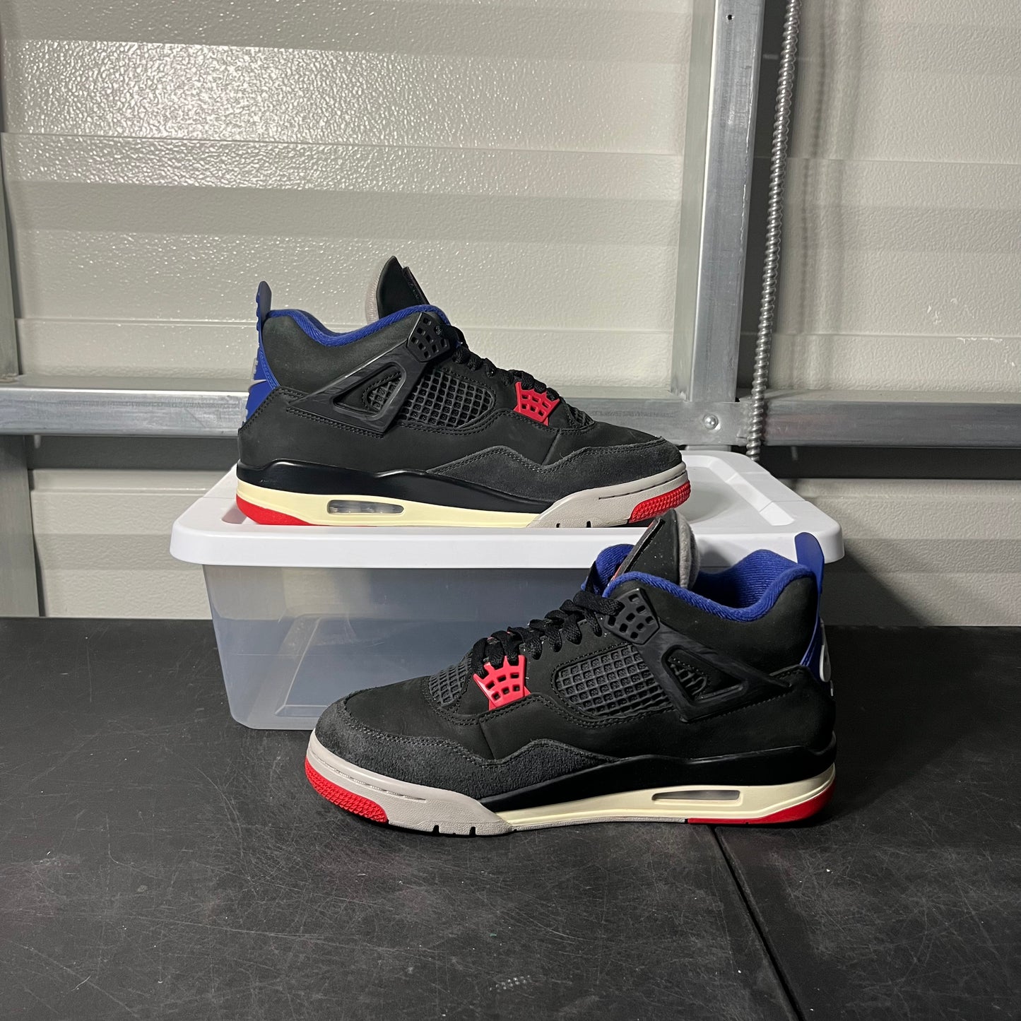 Size 9 - AJ 4 Rare Air