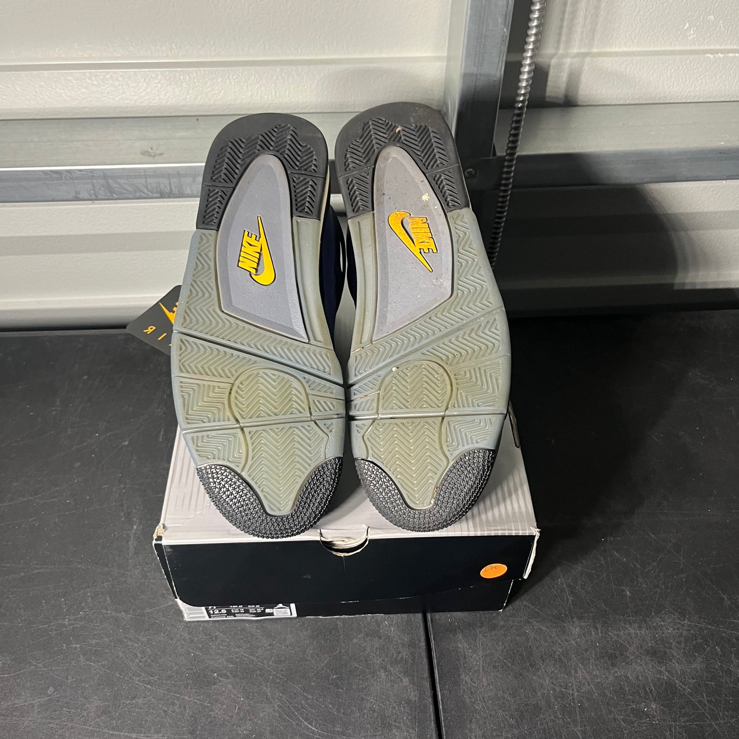 Size 11 - AJ 4 Laker