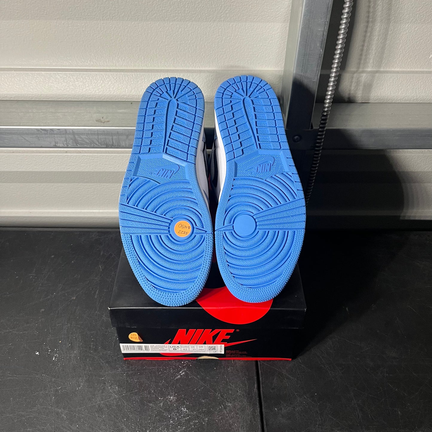 Size 8.5 - AJ 1 University Blue
