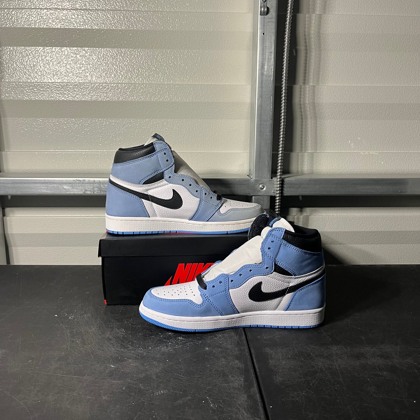 Size 8.5 - AJ 1 University Blue