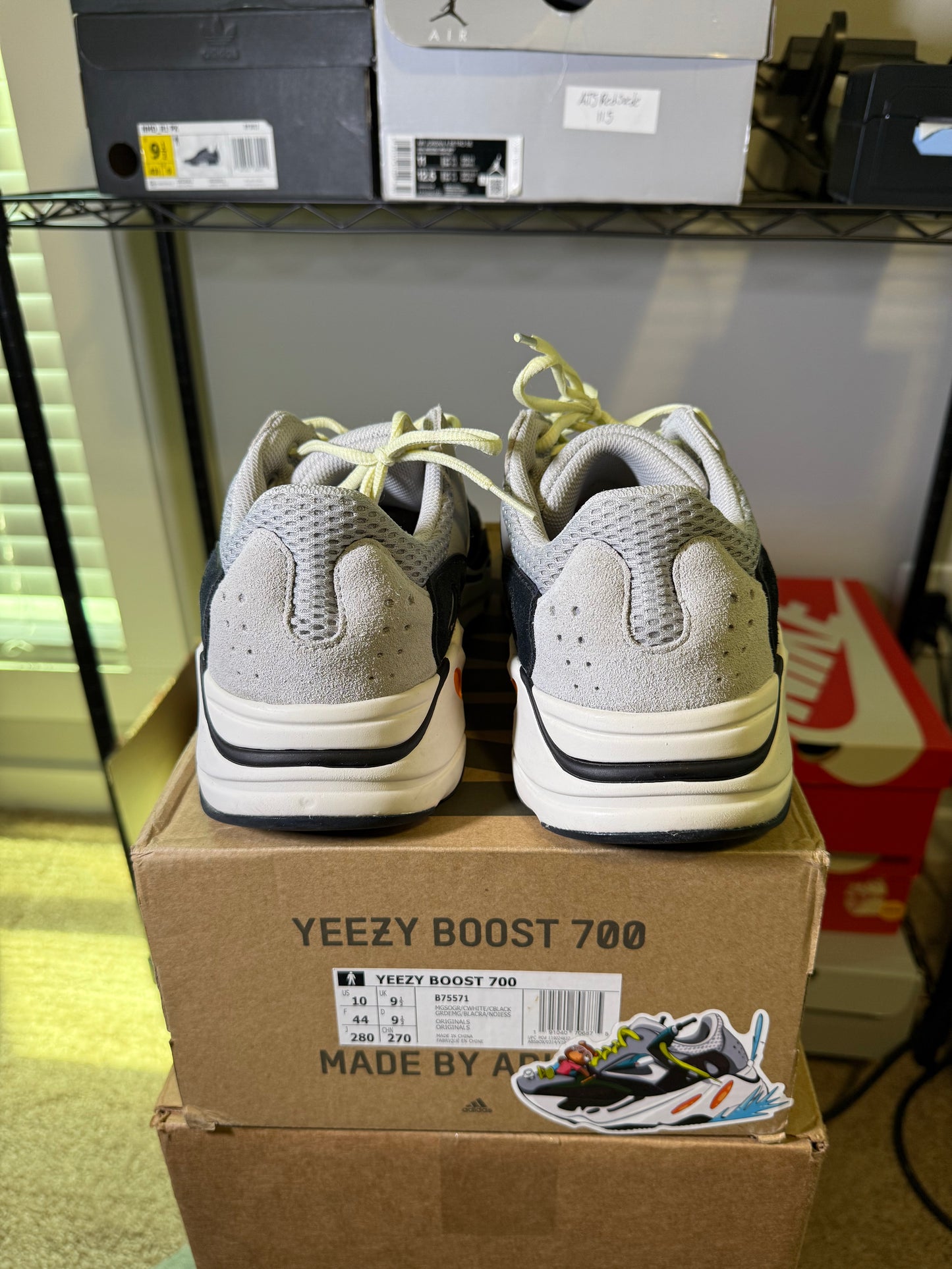 Size 10 - YZY 700 Wave Runner