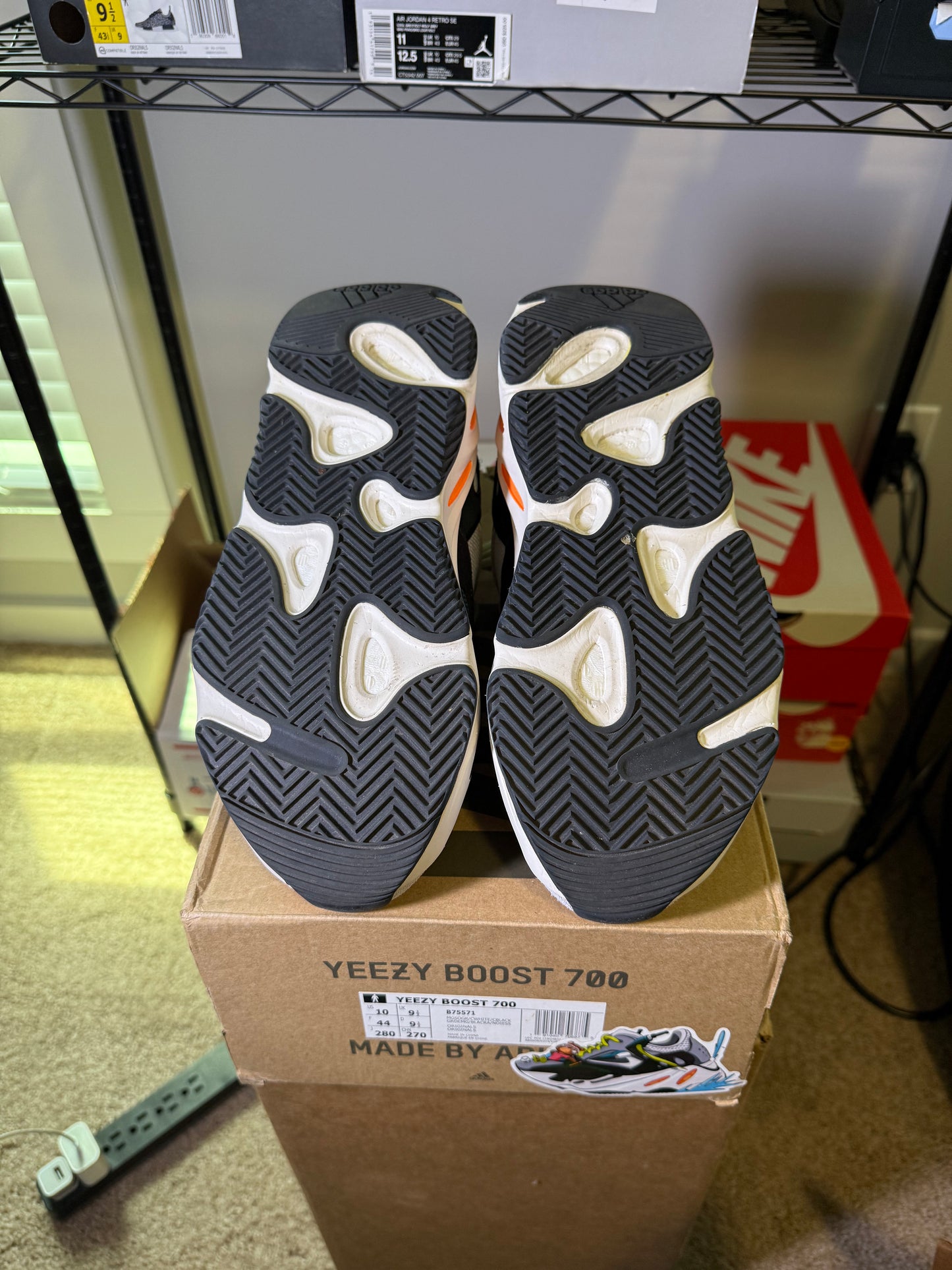 Size 10 - YZY 700 Wave Runner