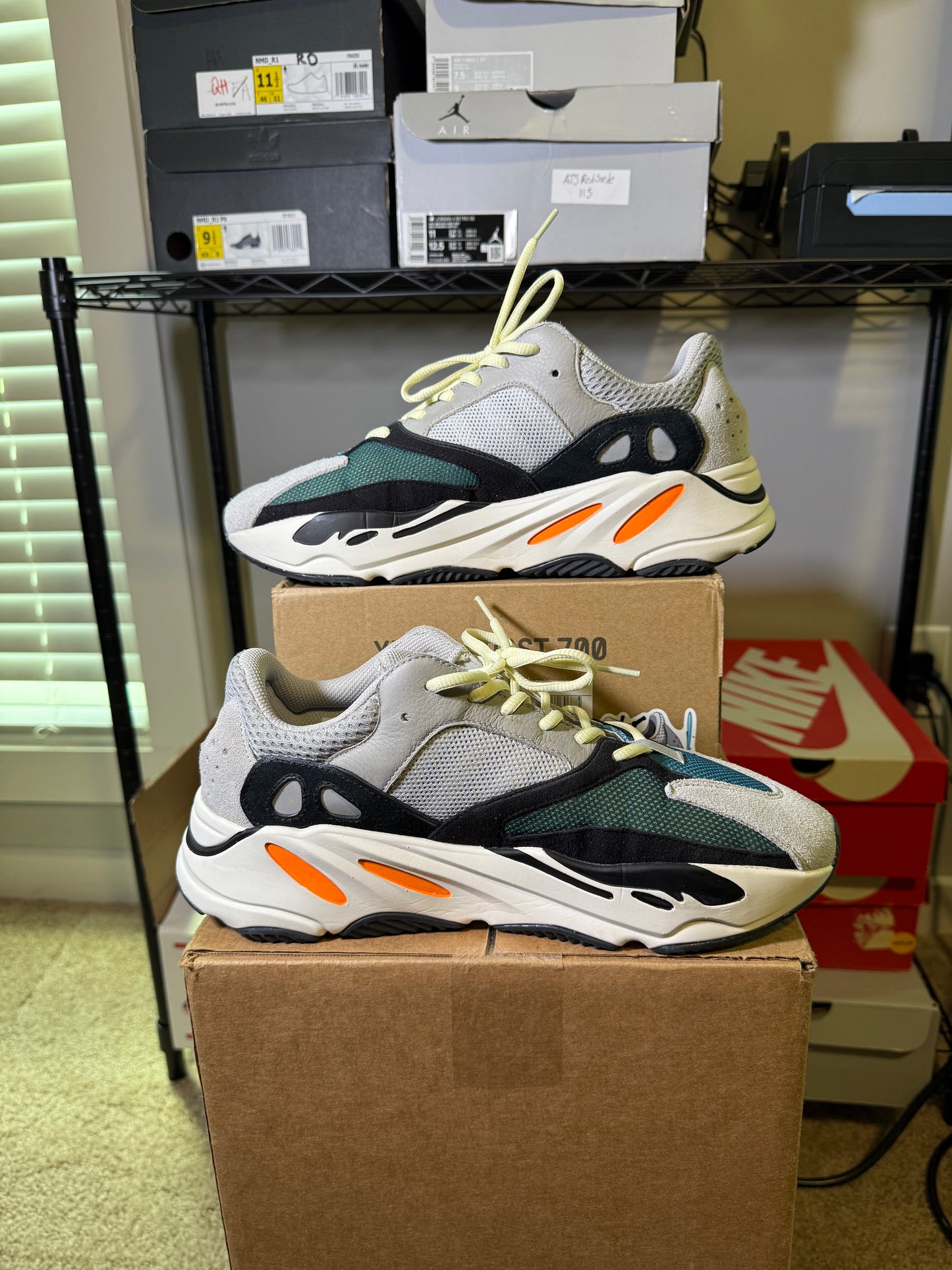 Size 10 - YZY 700 Wave Runner