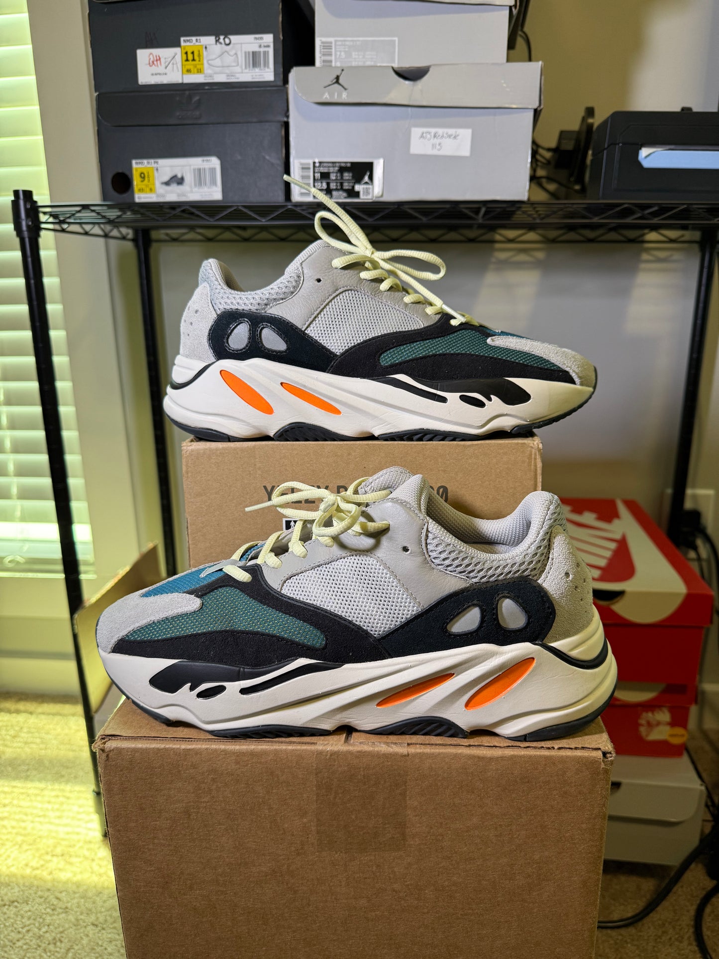 Size 10 - YZY 700 Wave Runner
