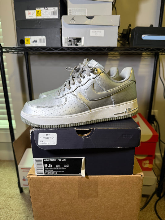 Size 9.5 - AF 1 Metallic Silver
