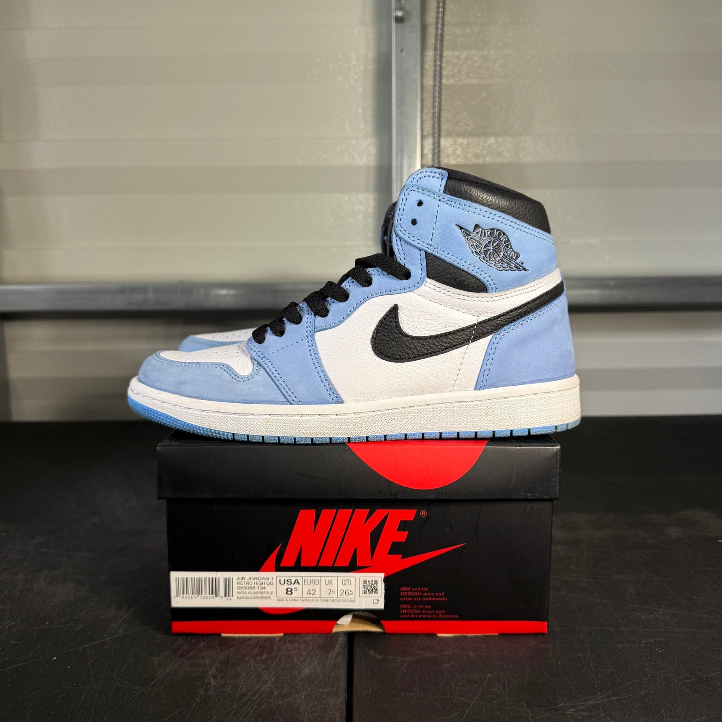 Size 8.5 - AJ 1 University Blue