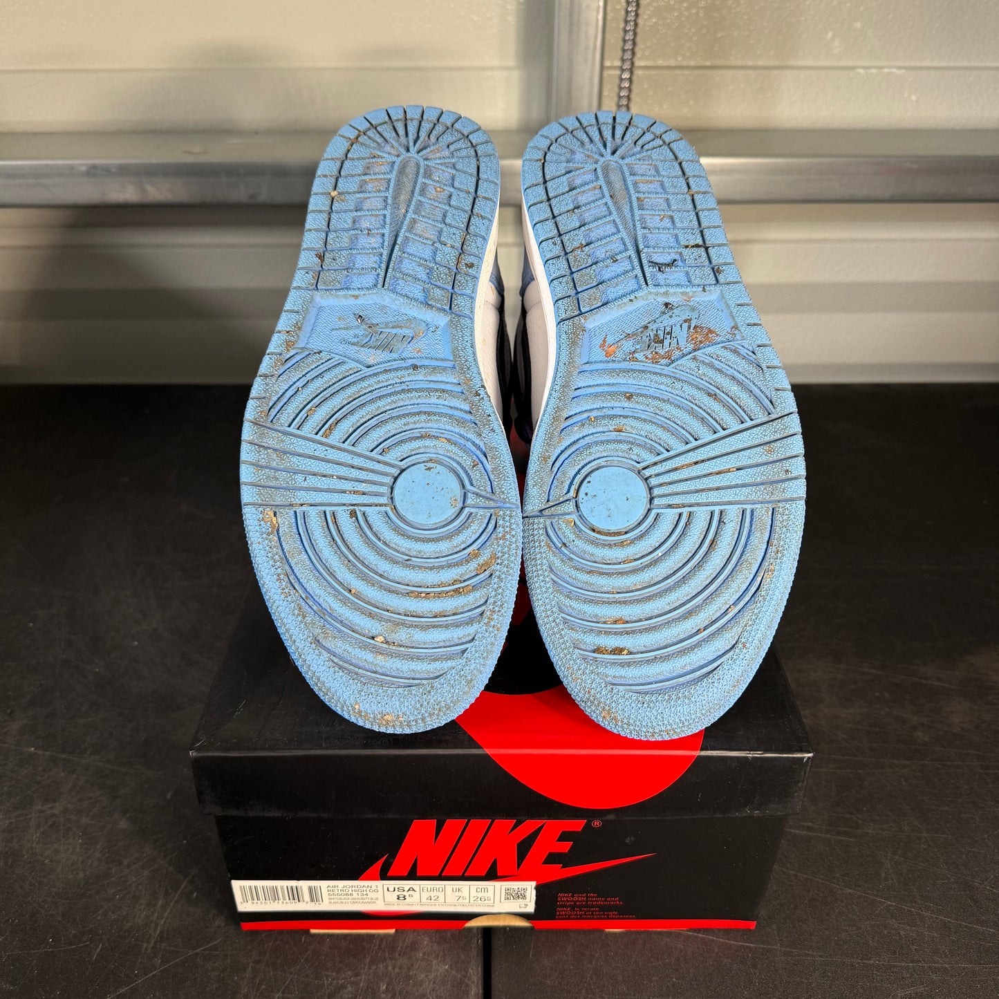 Size 8.5 - AJ 1 University Blue