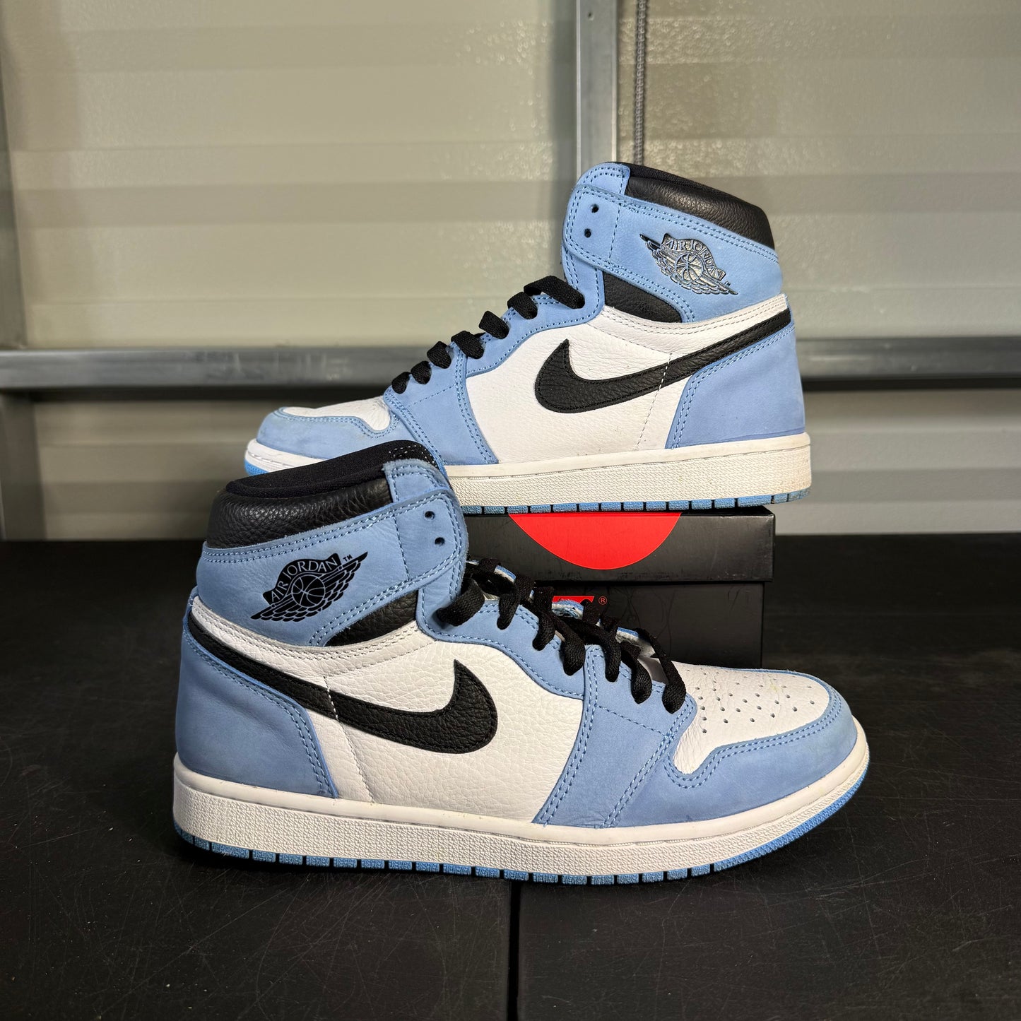 Size 8.5 - AJ 1 University Blue