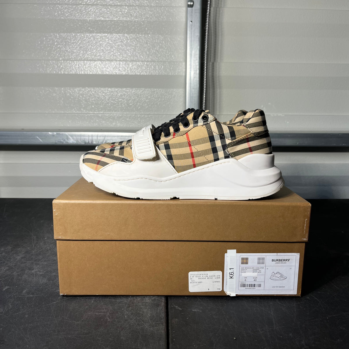 Size 40EU - Burberry Shoes
