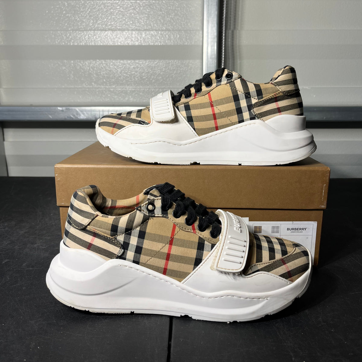 Size 40EU - Burberry Shoes