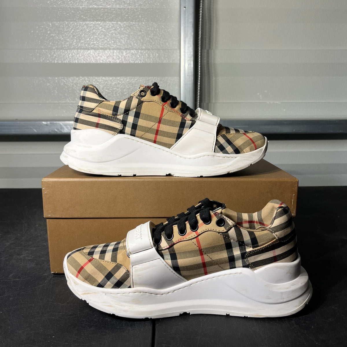 Size 40EU - Burberry Shoes