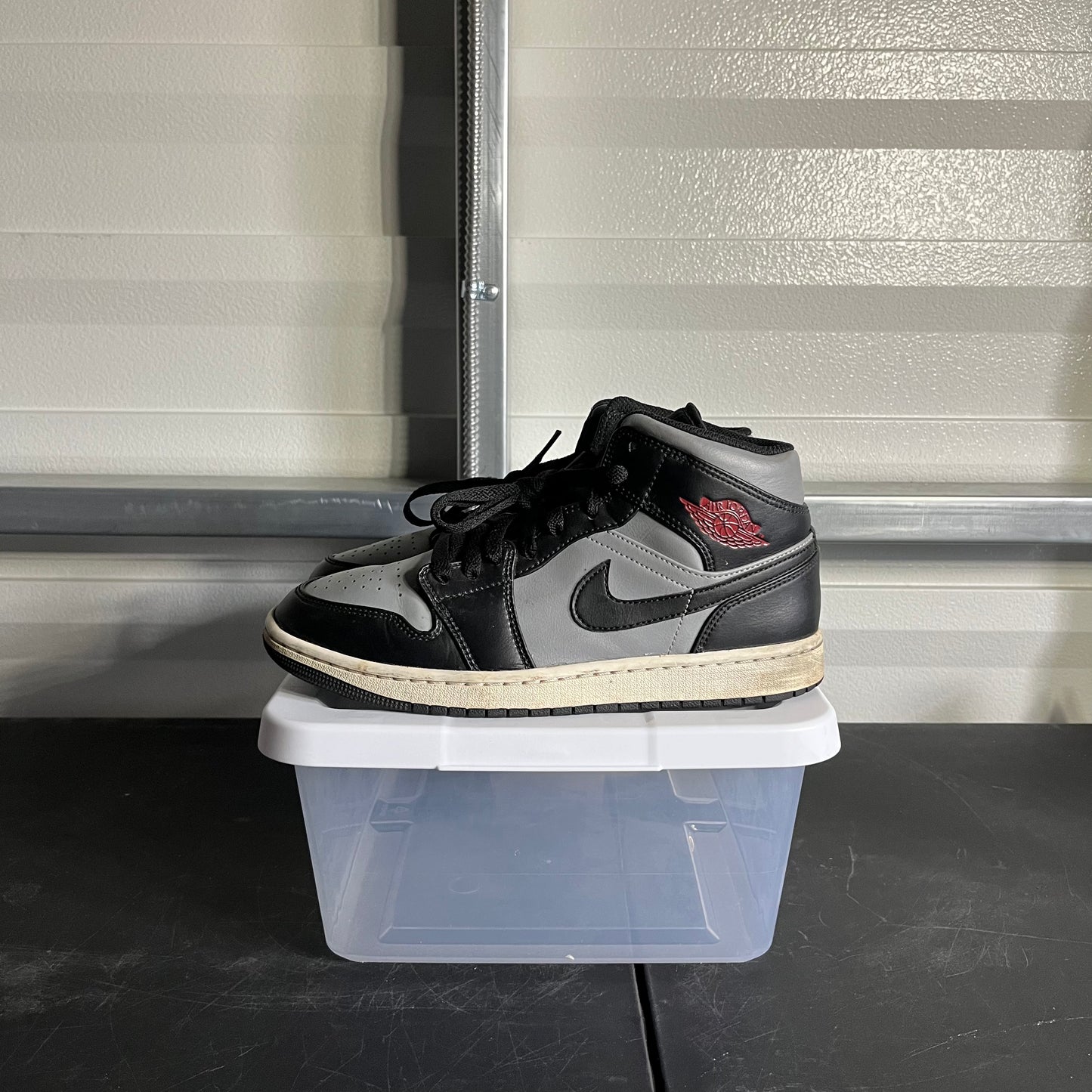 Size 8.5 - AJ 1 Mid Shadow