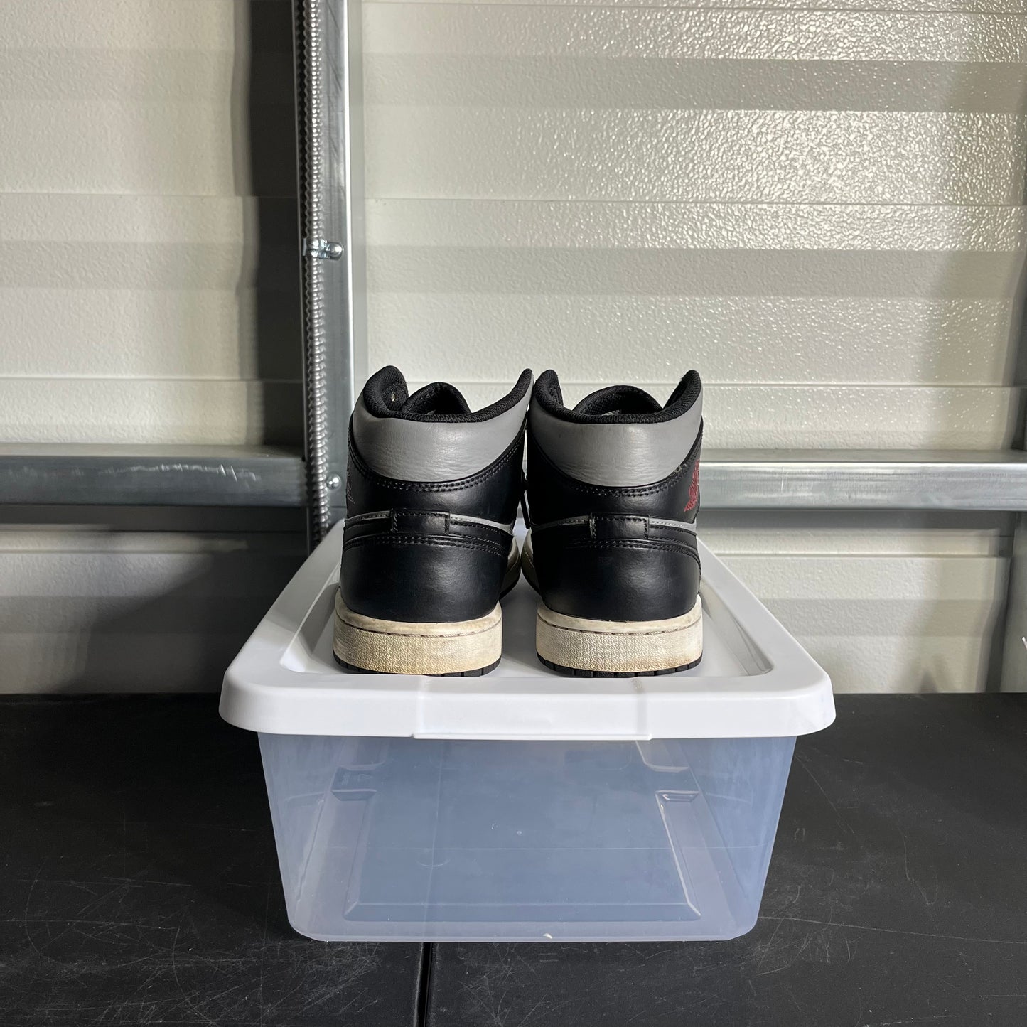 Size 8.5 - AJ 1 Mid Shadow
