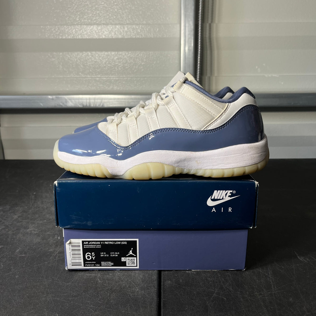 Size 6.5 - AJ 11 Diffused Blue