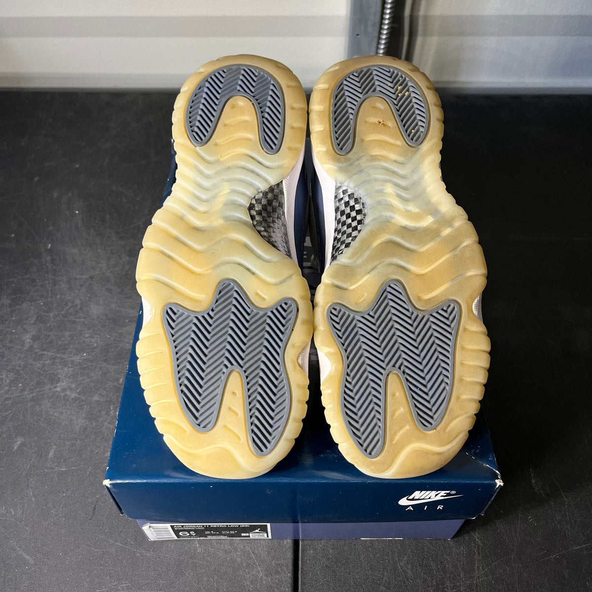 Size 6.5 - AJ 11 Diffused Blue