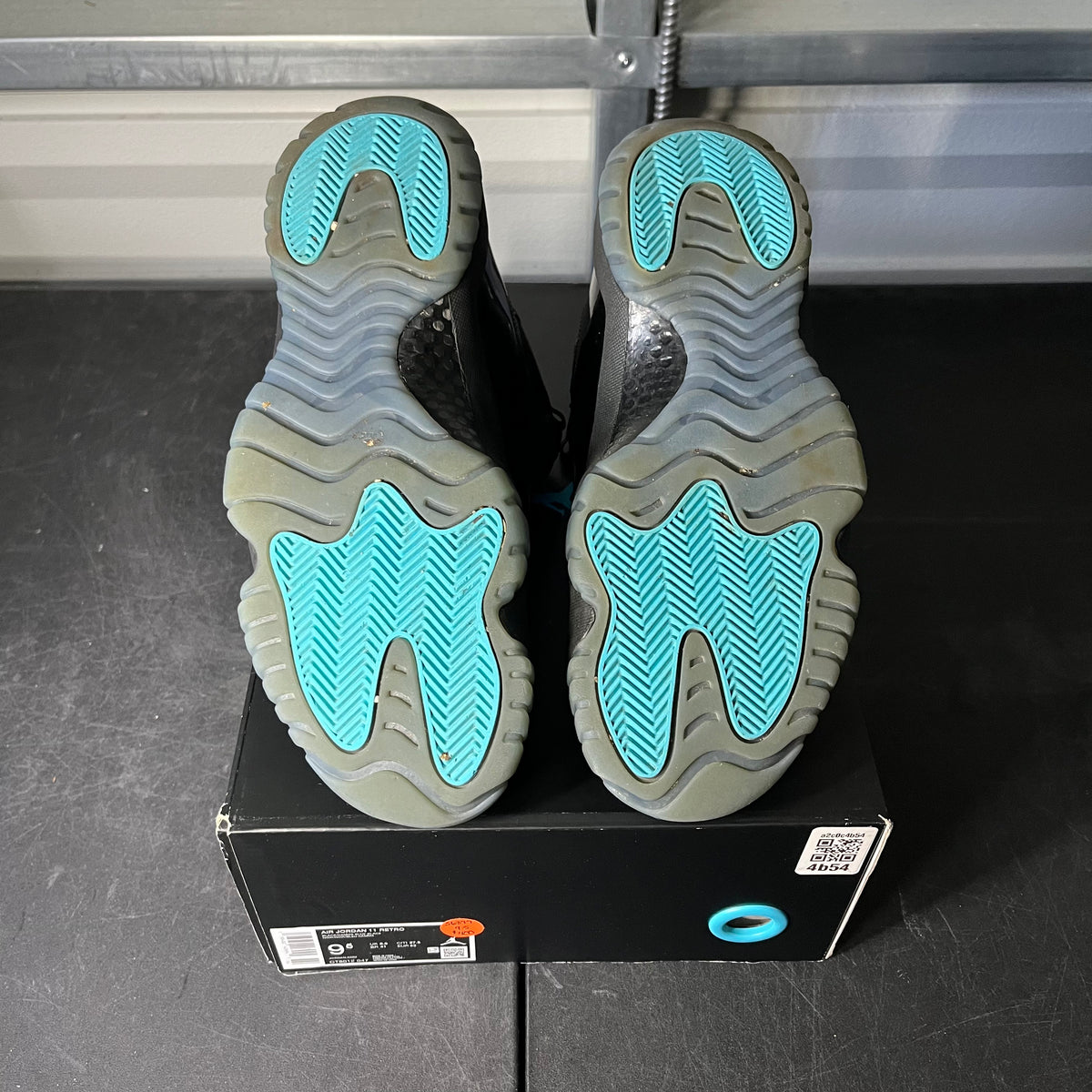 Size 9.5 - AJ 11 Gamma Blue