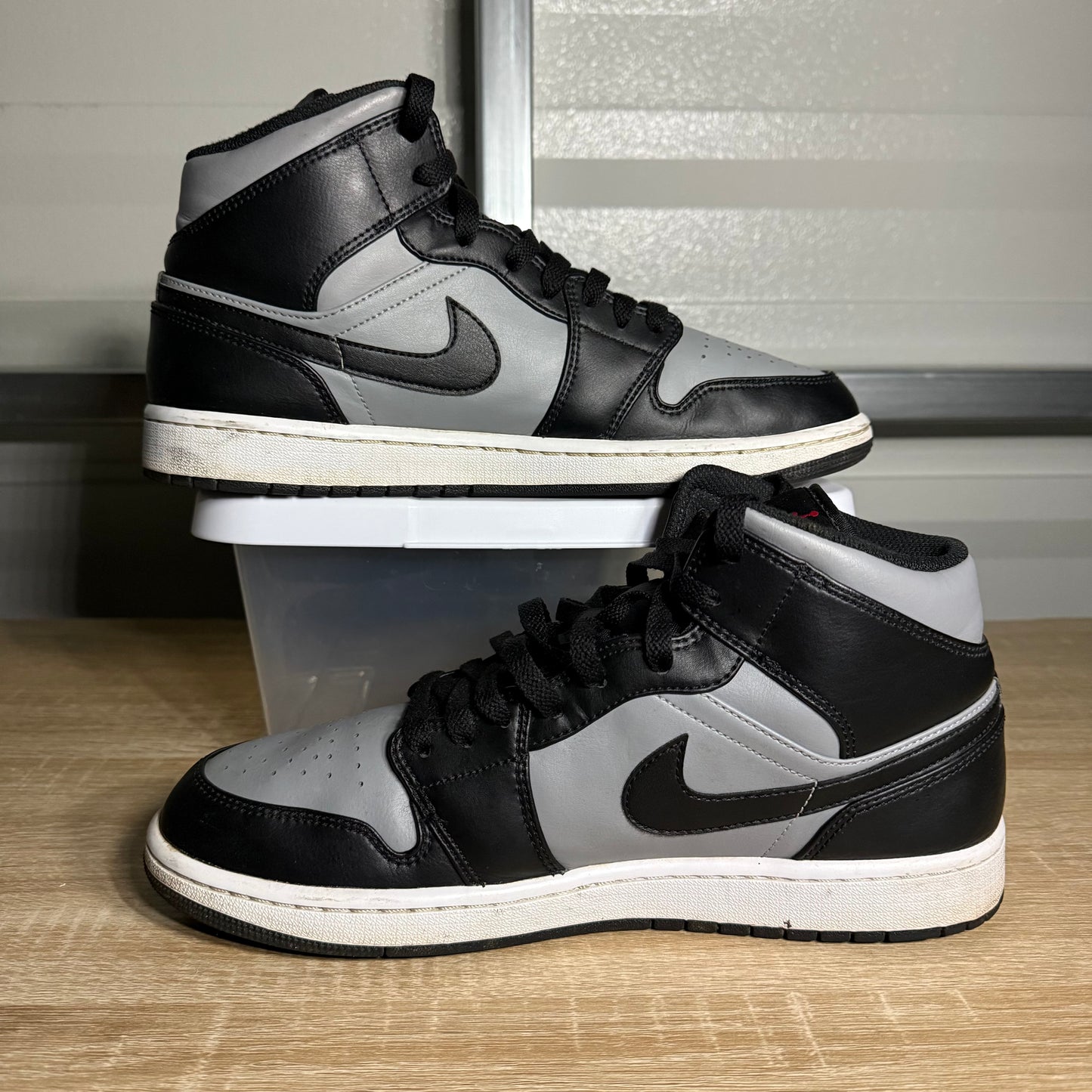 Size 10.5 - AJ 1 Mid Shadow Red