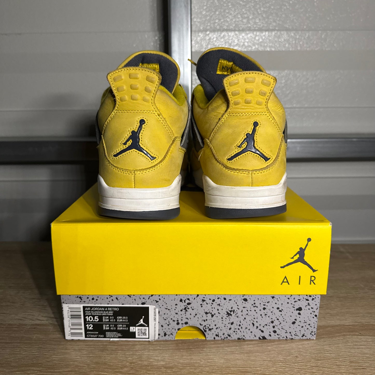 Size 10.5 - AJ 4 Retro Lightning