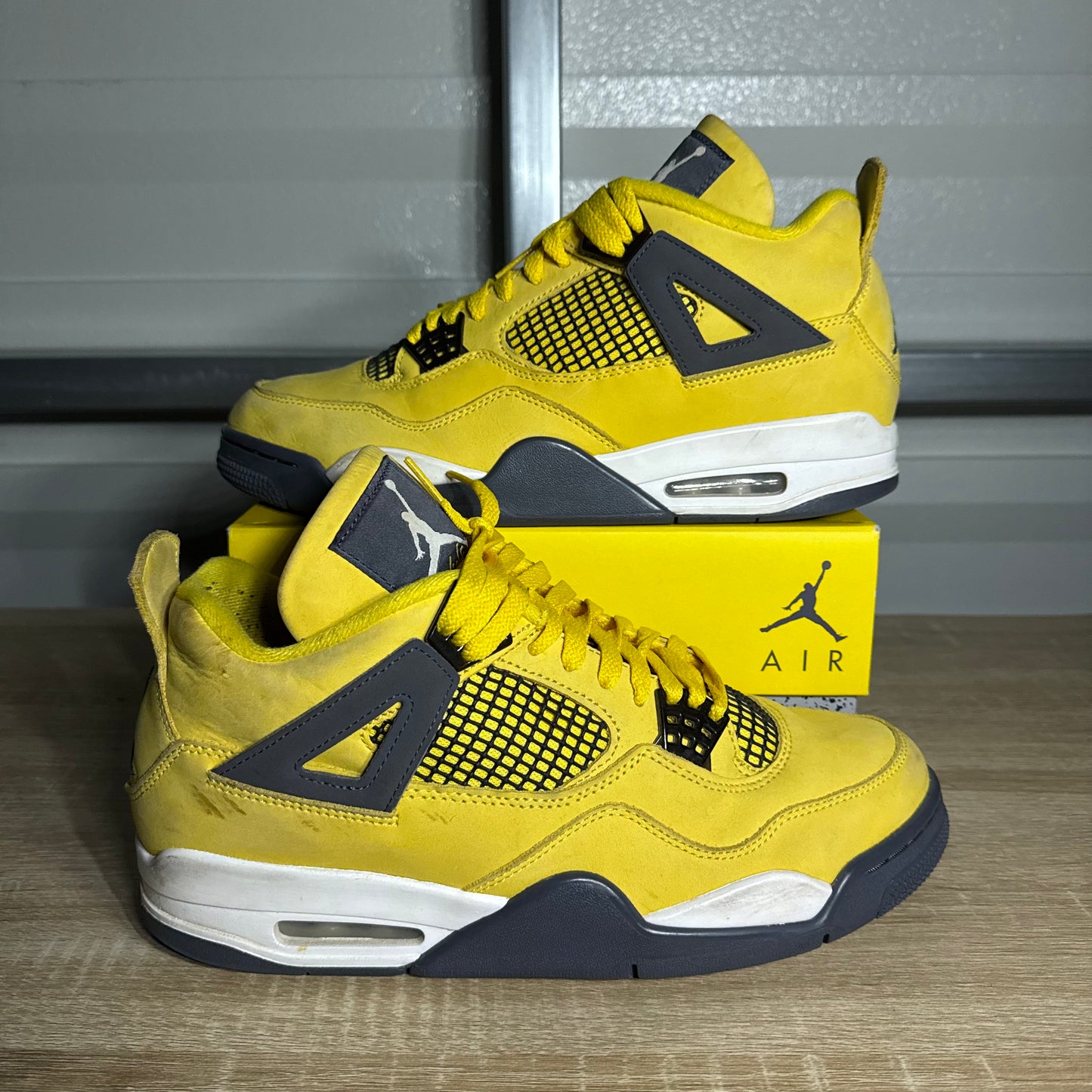 Size 10.5 - AJ 4 Retro Lightning