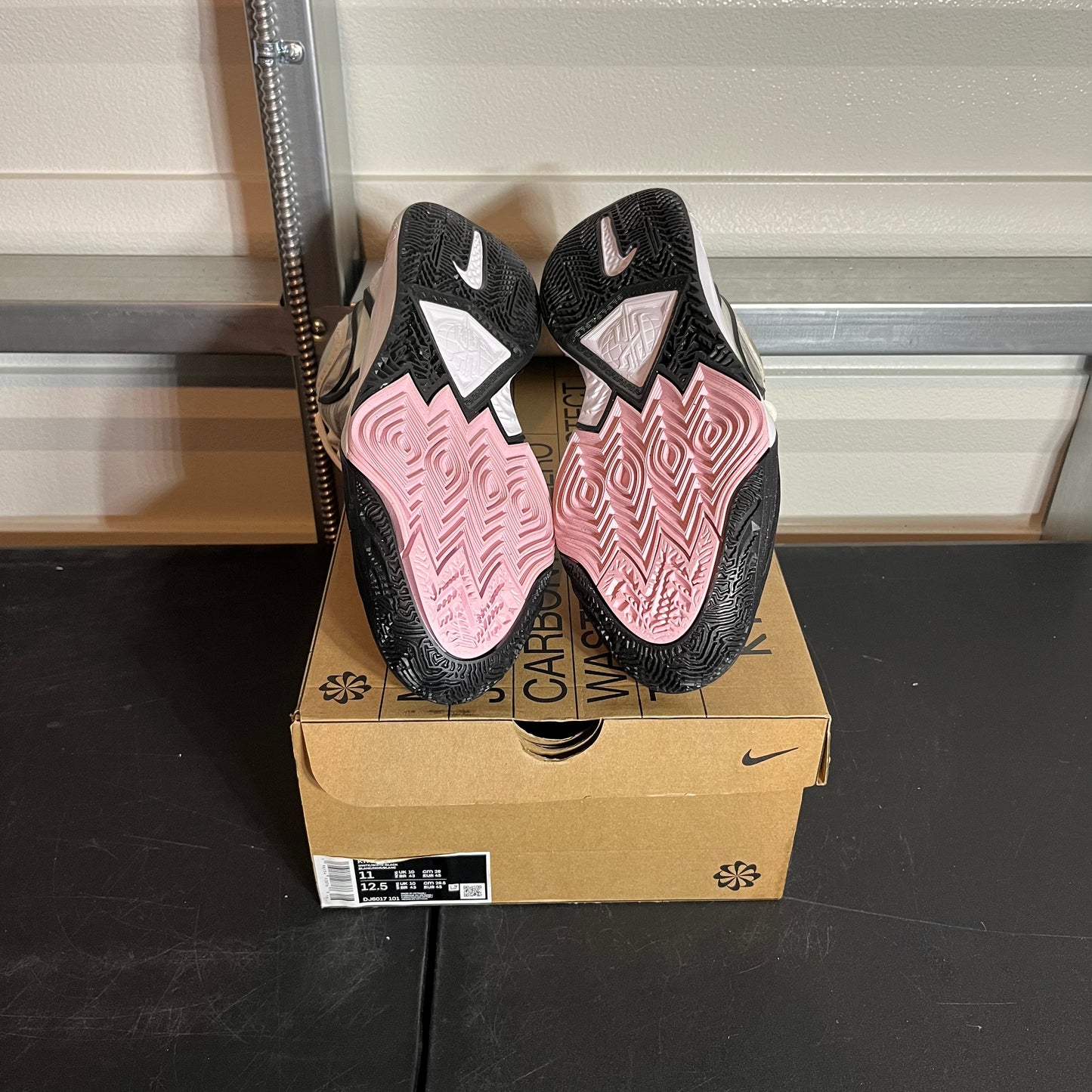 Size 11 - Kyrie 8 White Black
