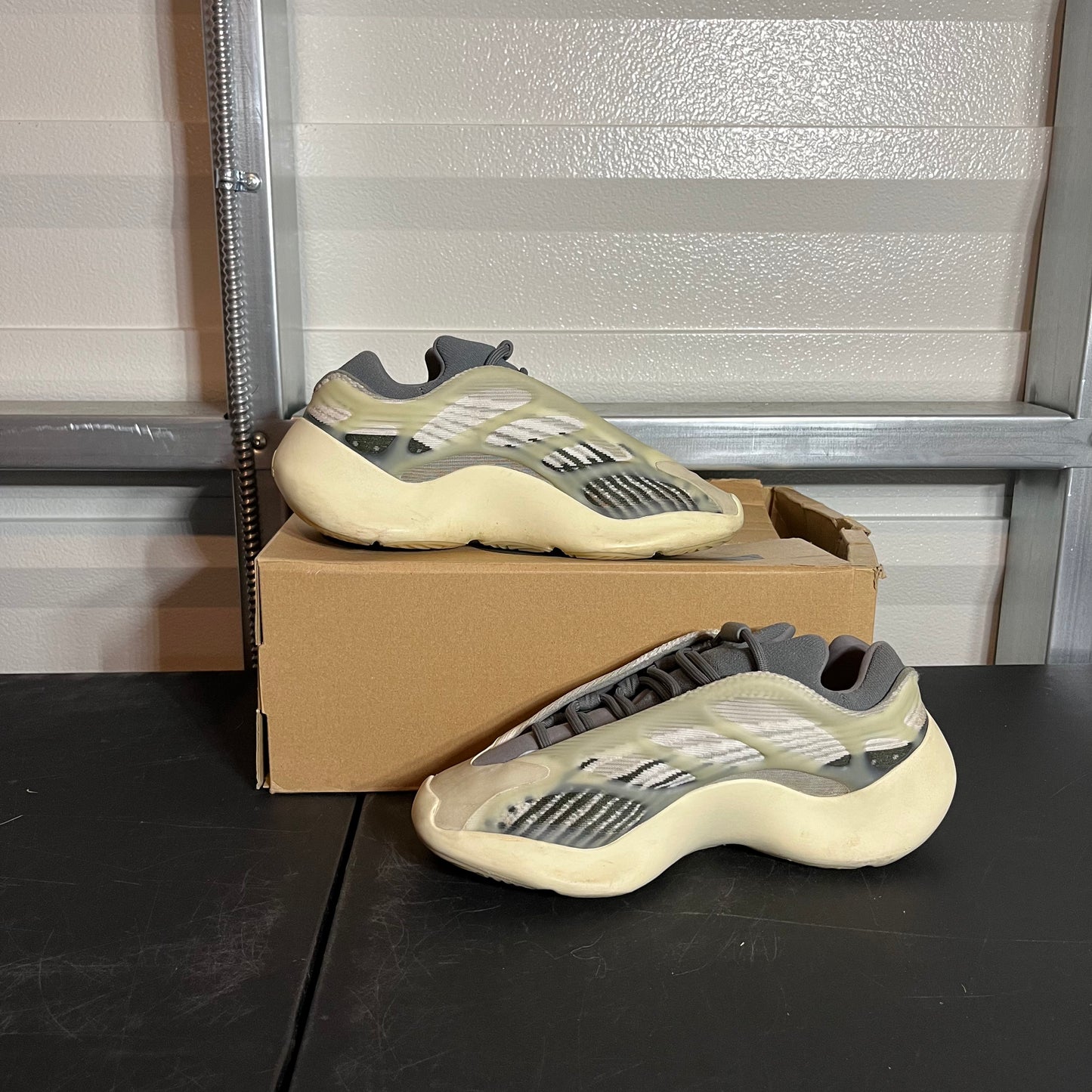 Size 7 - YZY 700 V3 Fade Salt