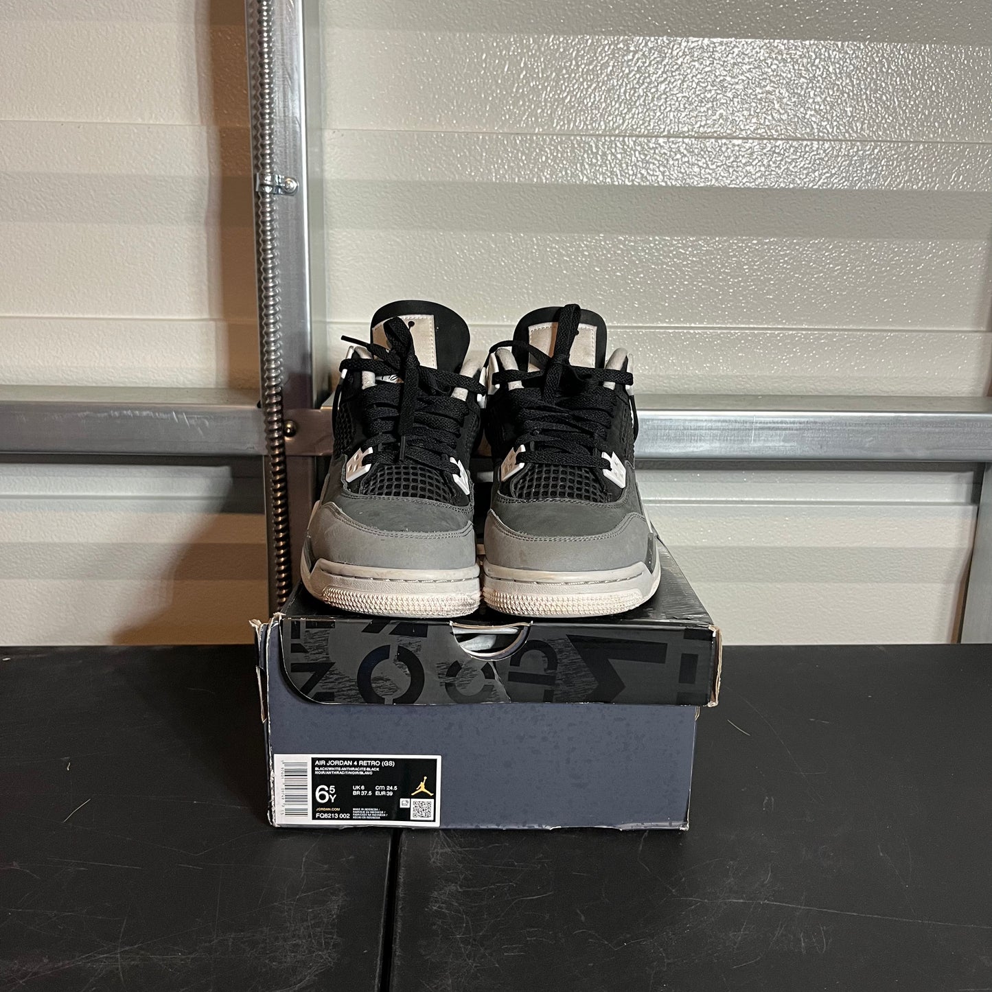 Size 6.5Y - AJ 4 Retro Fear