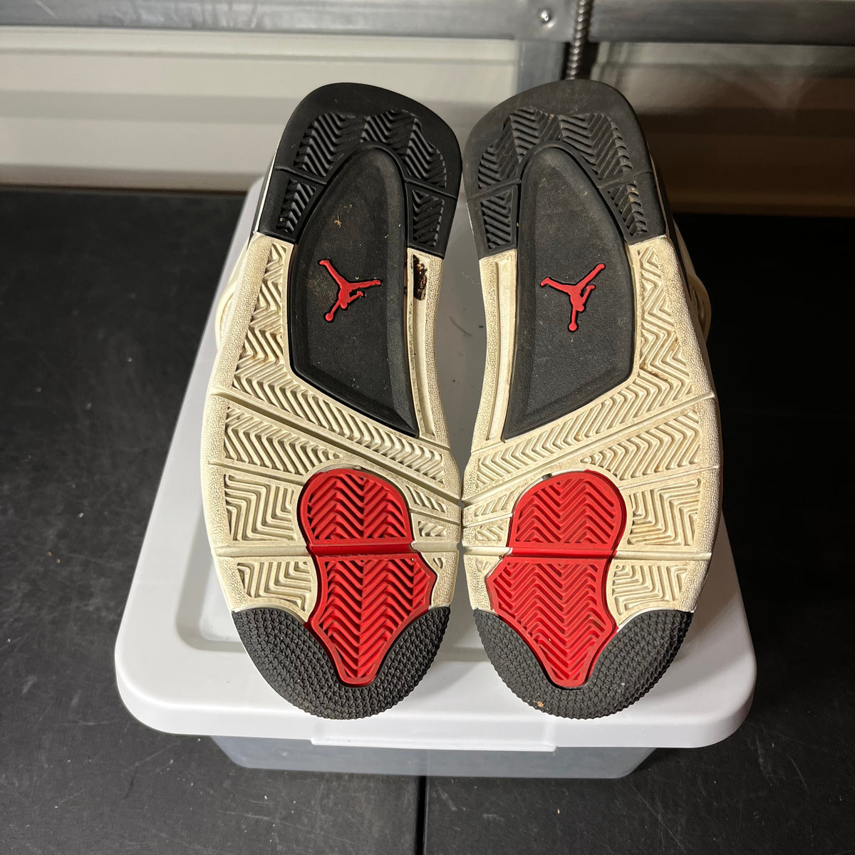 Size 6 - AJ 4 Flight Club