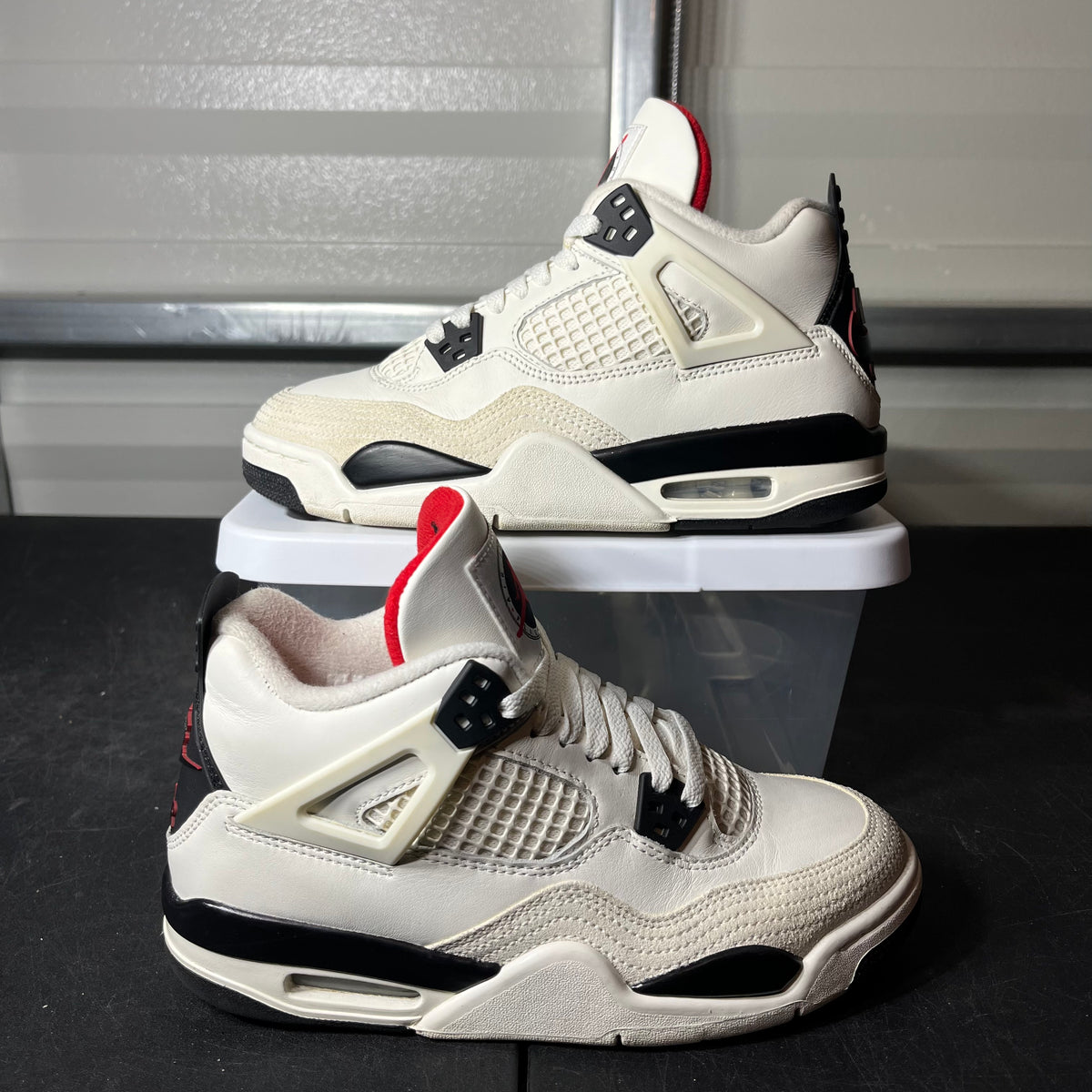 Size 6 - AJ 4 Flight Club