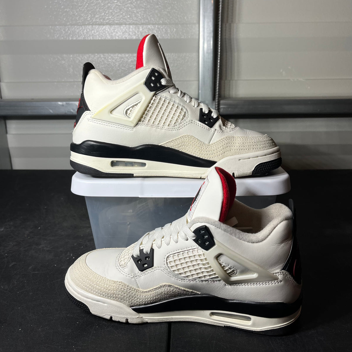 Size 6 - AJ 4 Flight Club