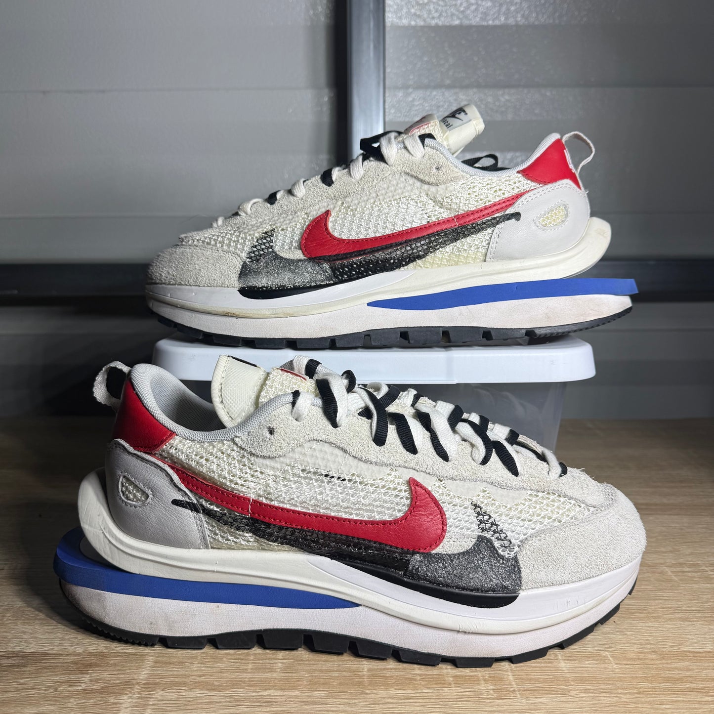 Size 10 - Sacai VaporWaffle Sail Sport Fuchsia Game Royal